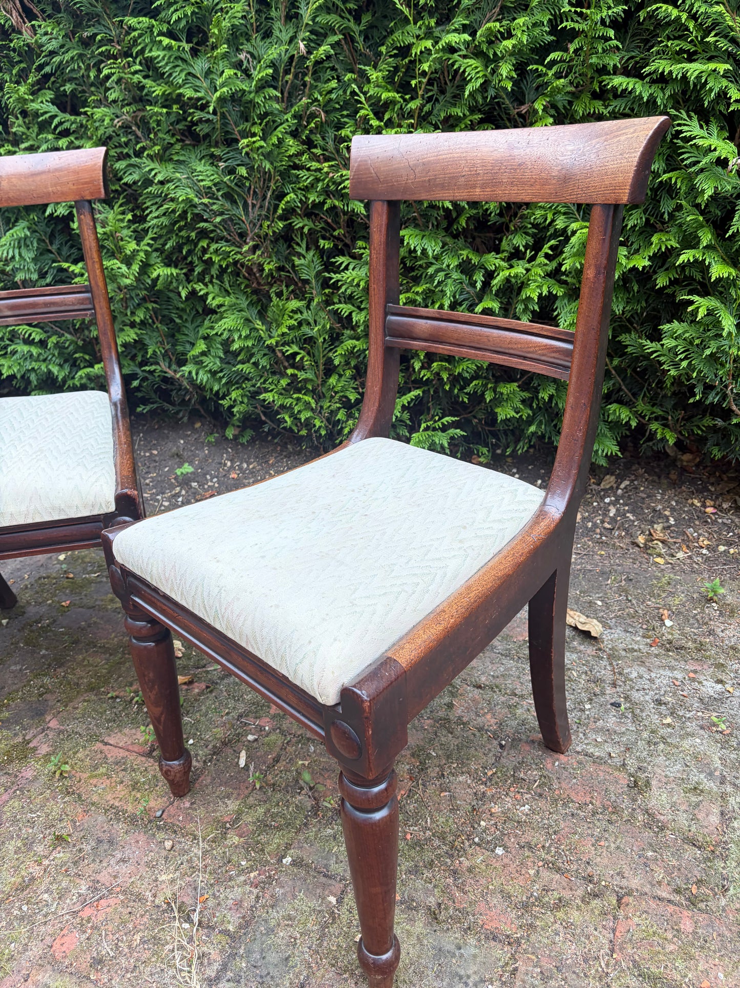 10 CHAIRS
