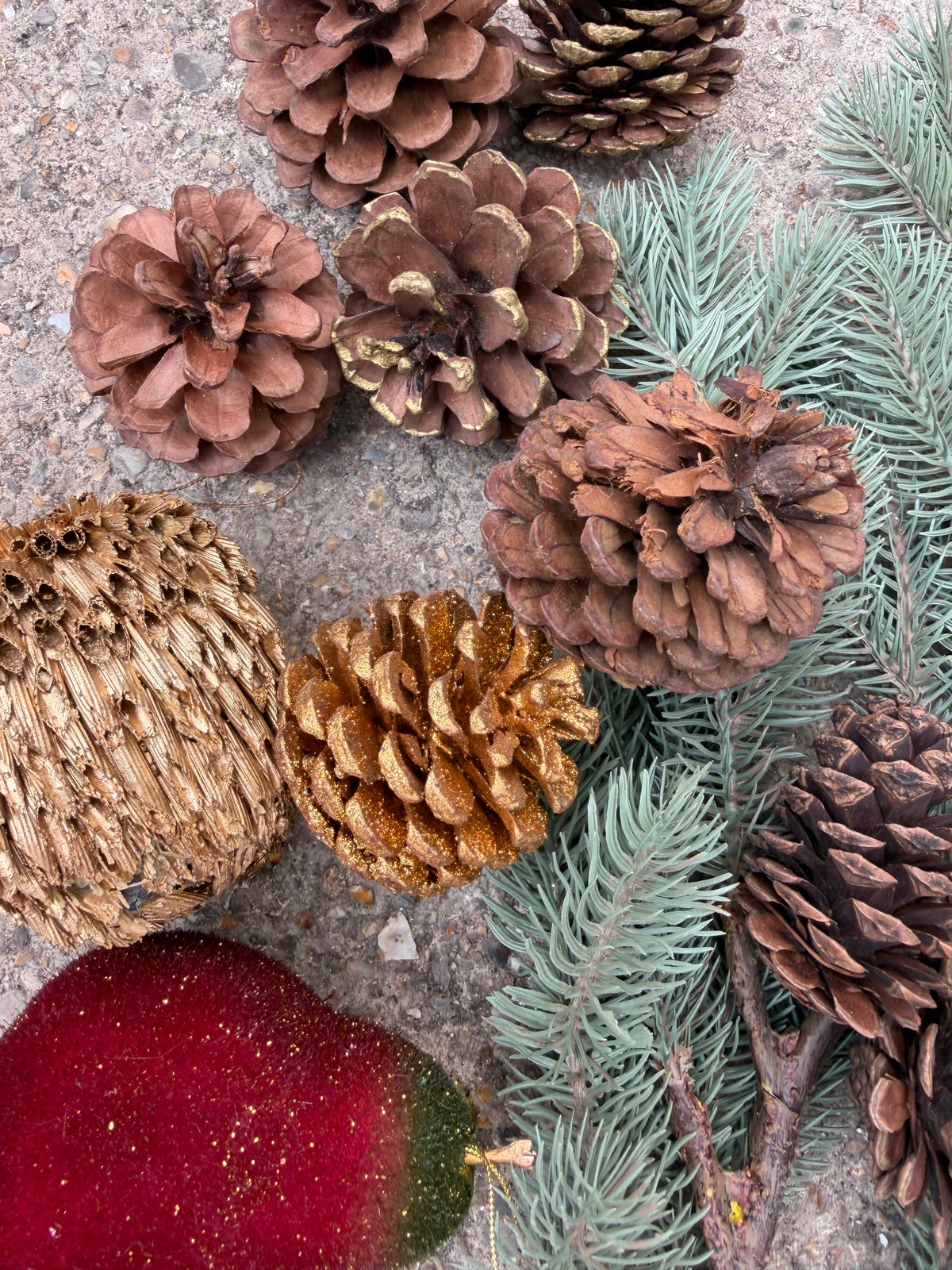 CHRISTMAS DECOR