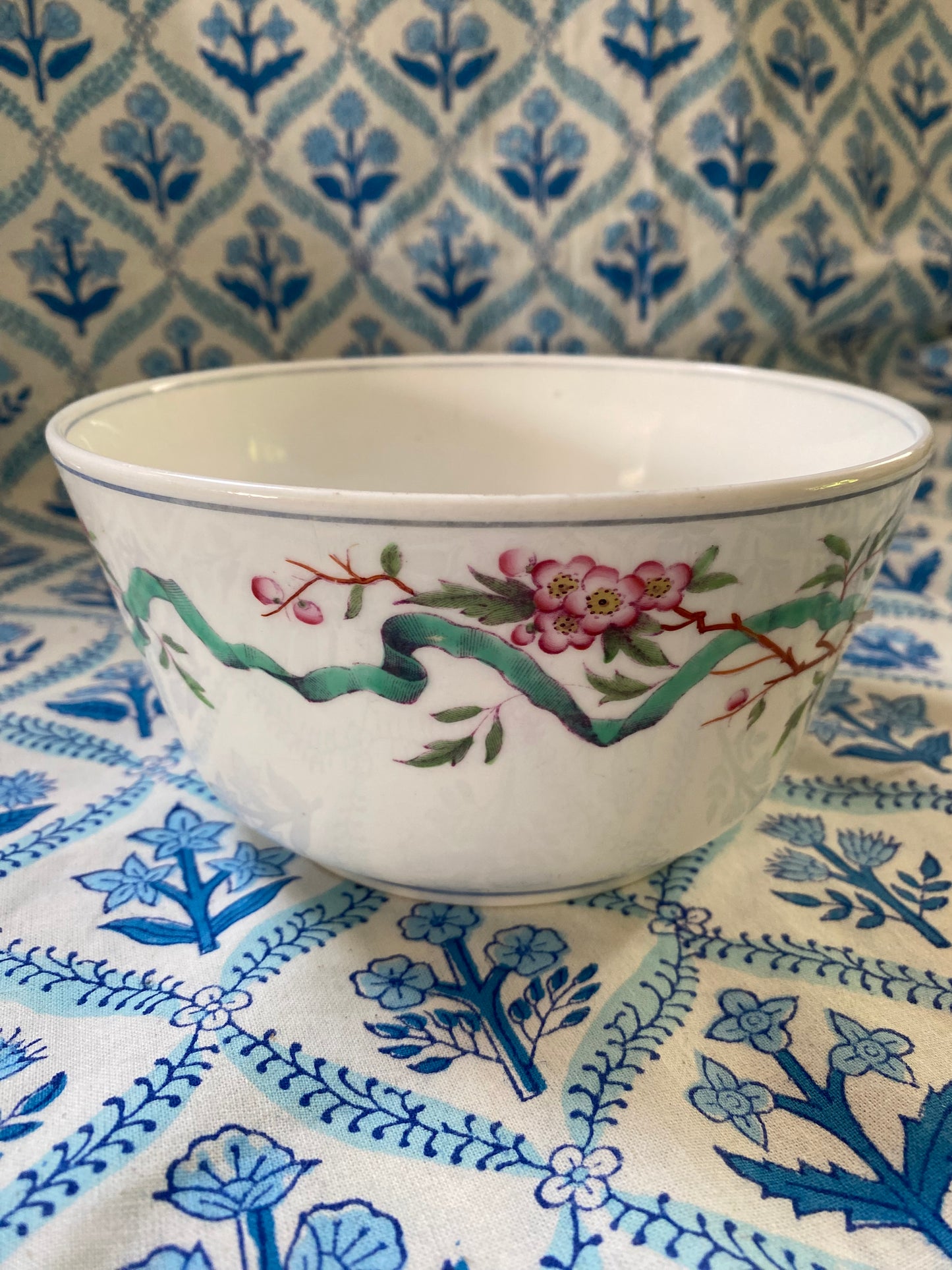 PRETTY BOWL