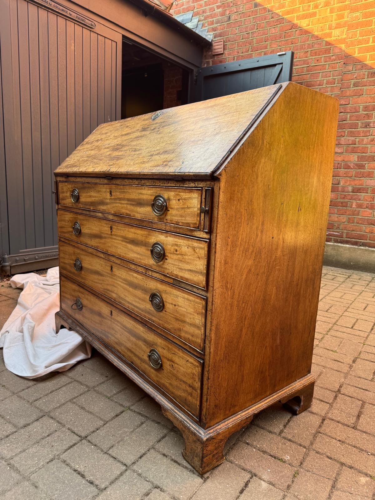 WRITING DESK