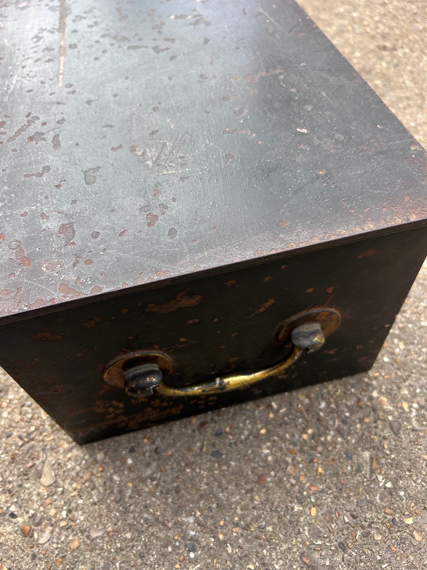 SAFE BOX / DEEDS BOX