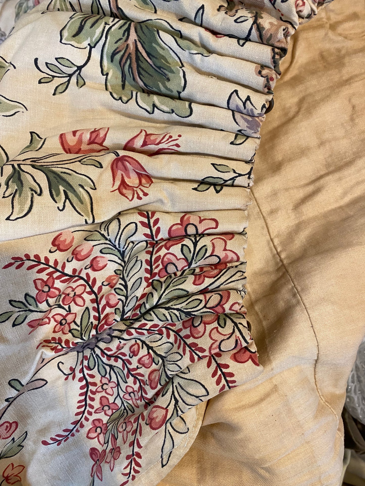 BOUSSAC CURTAINS AND PELMET