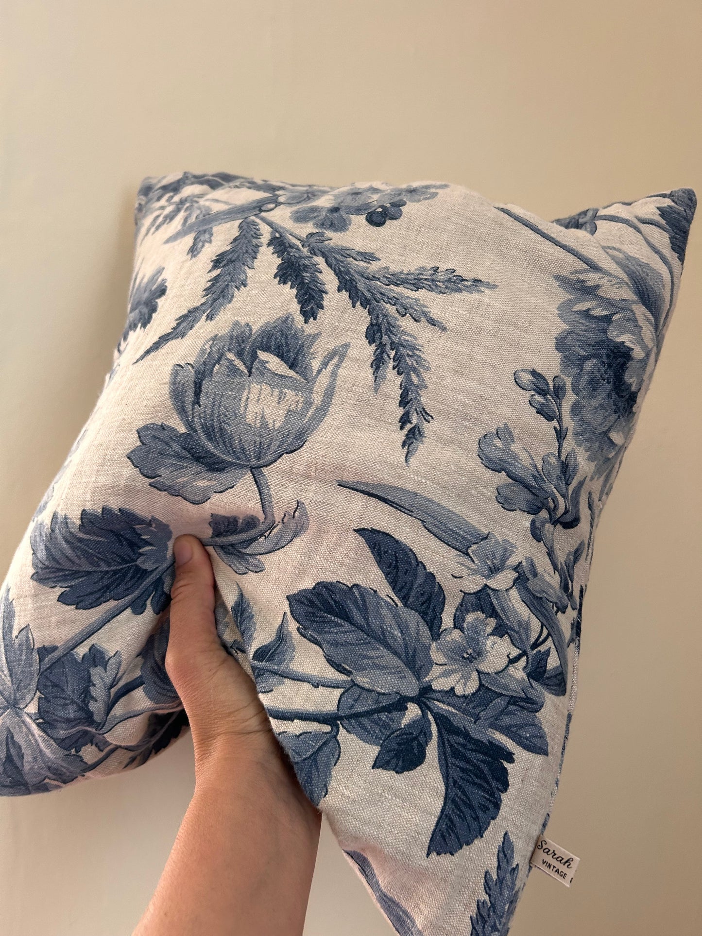 LINEN CUSHION