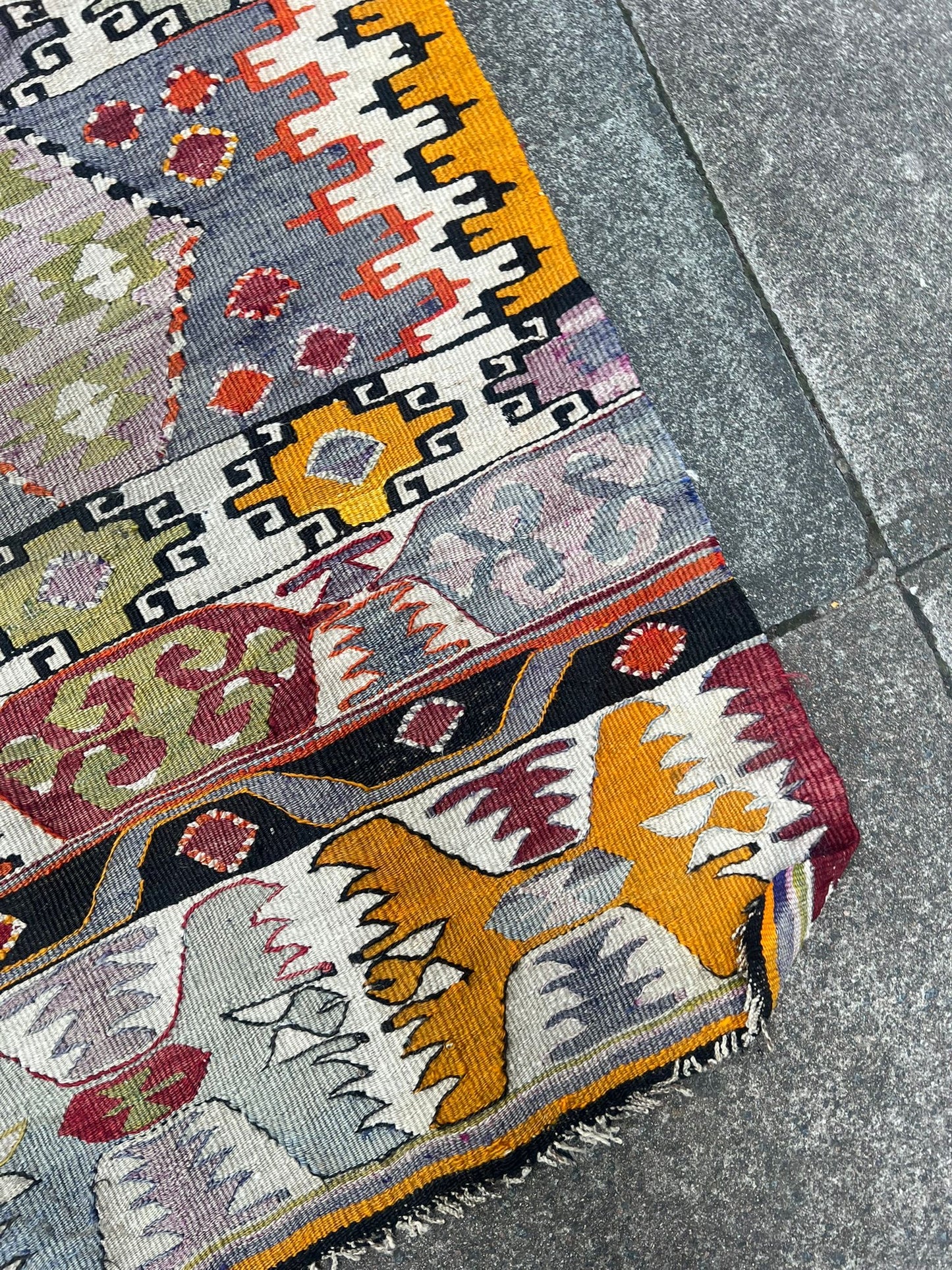 ANTIQUE KILIM