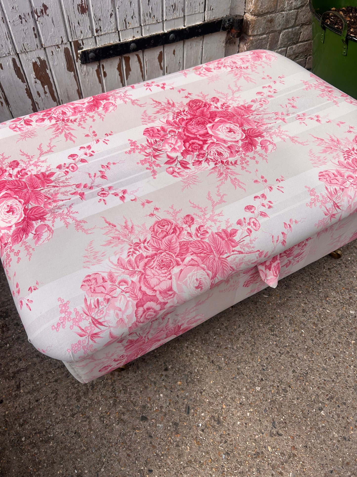FOOTSTOOL