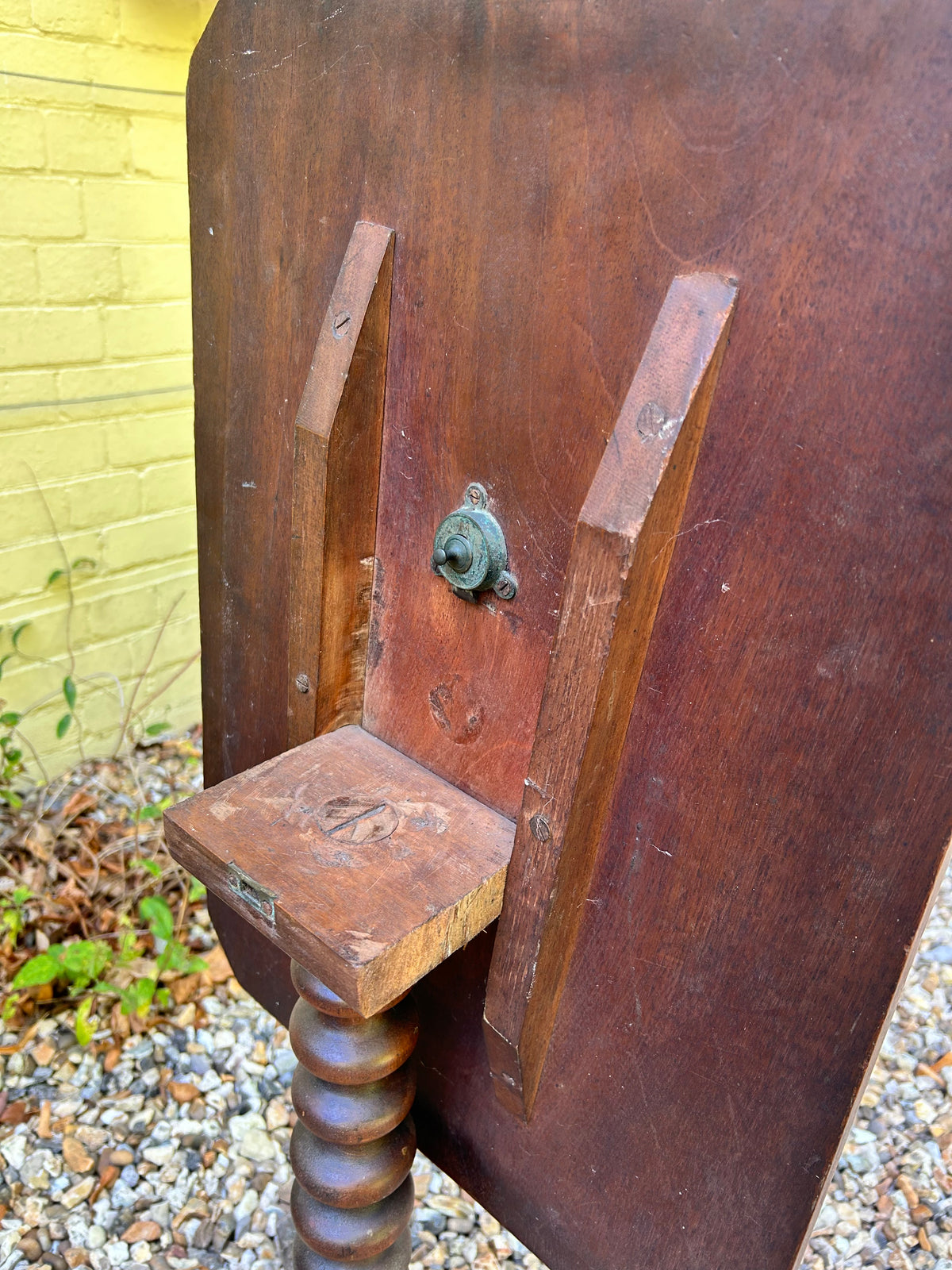 BOBBIN TABLE