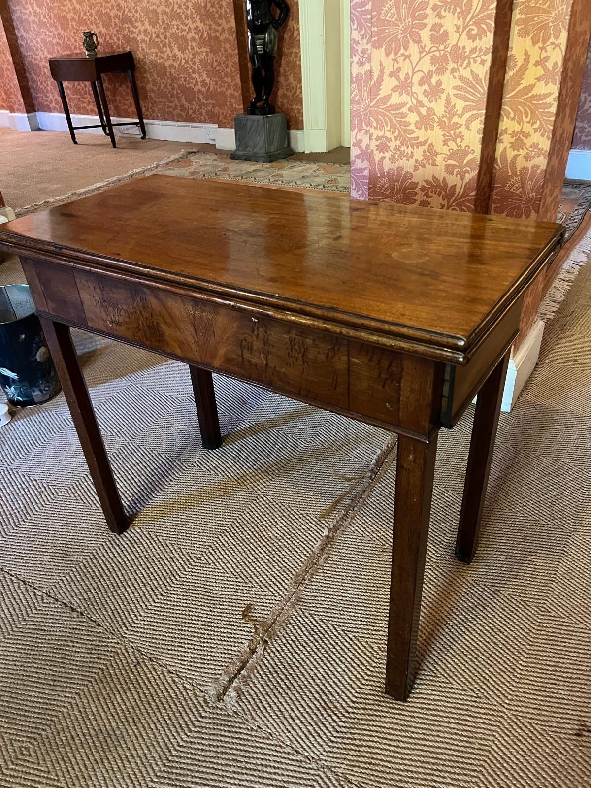 ANTIQUE TABLE