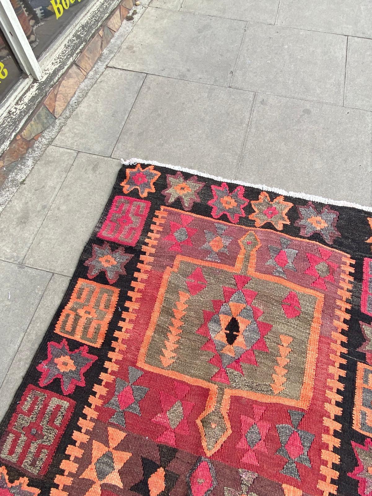 VINTAGE RUG