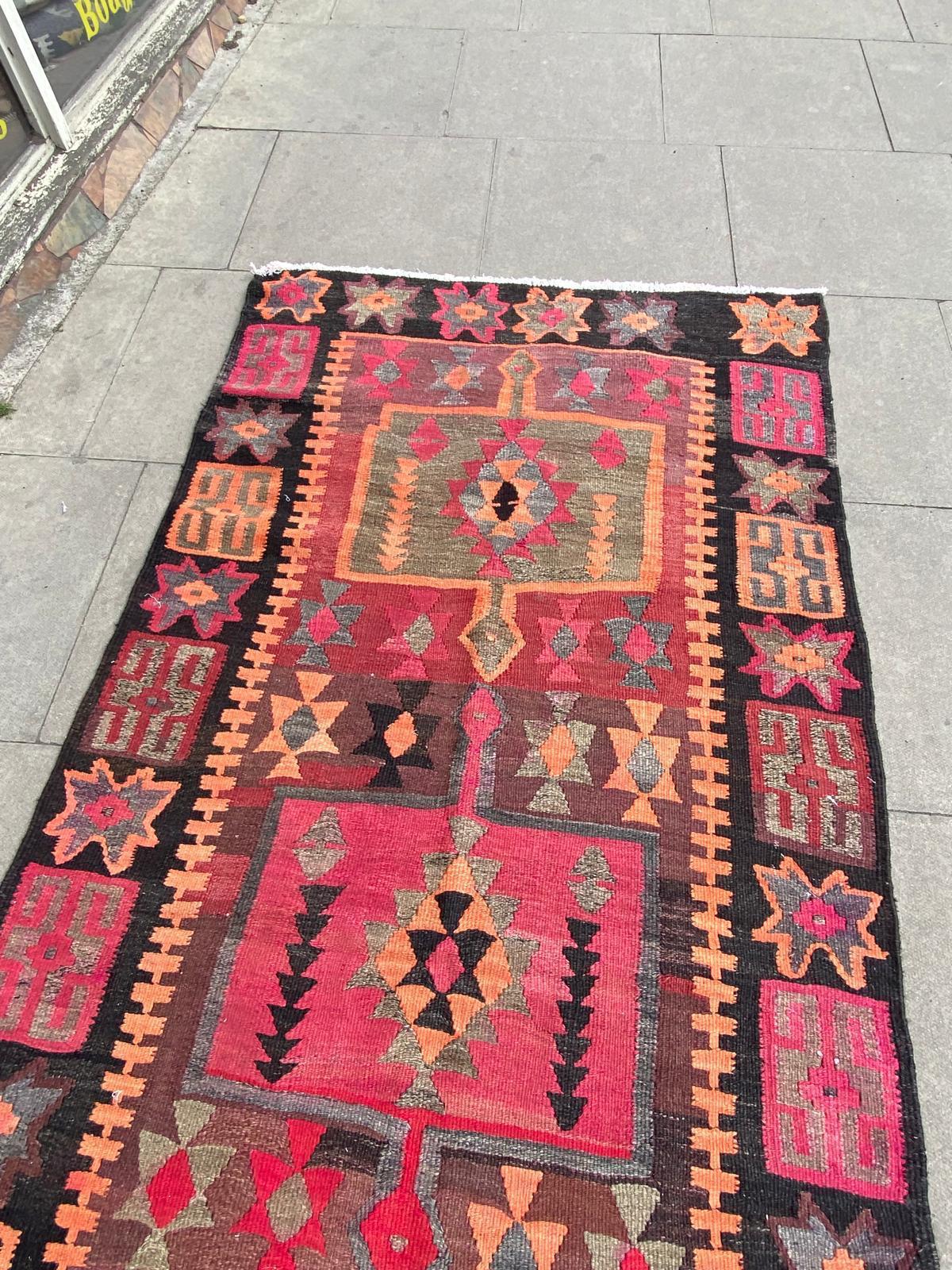 VINTAGE RUG