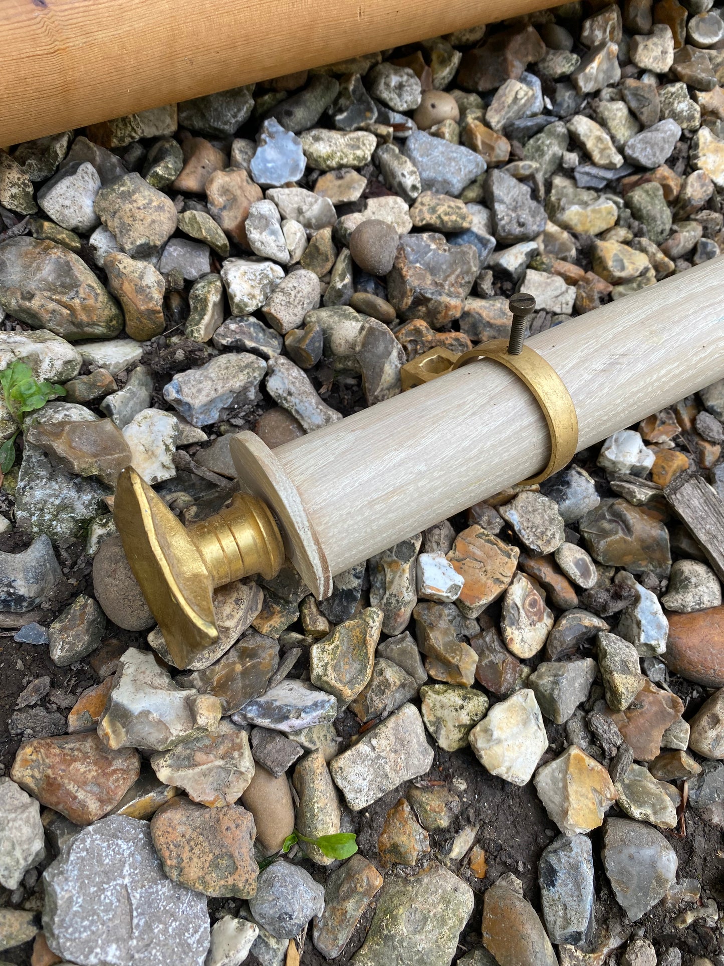 CURTAIN POLE