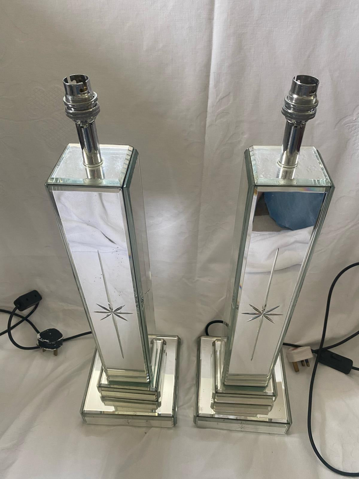 MIRRORED LAMPS