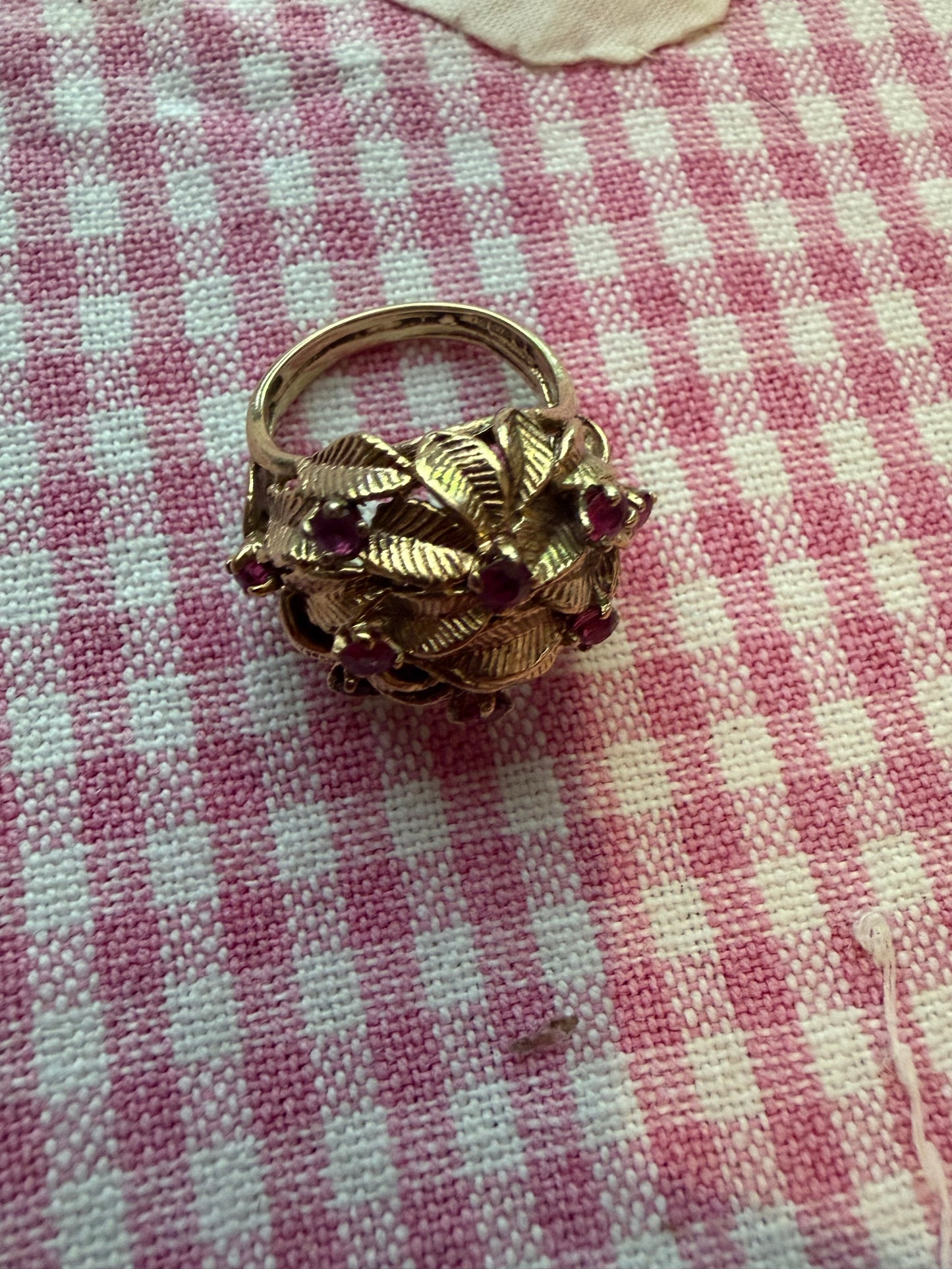 GOLD AND RUBY RING