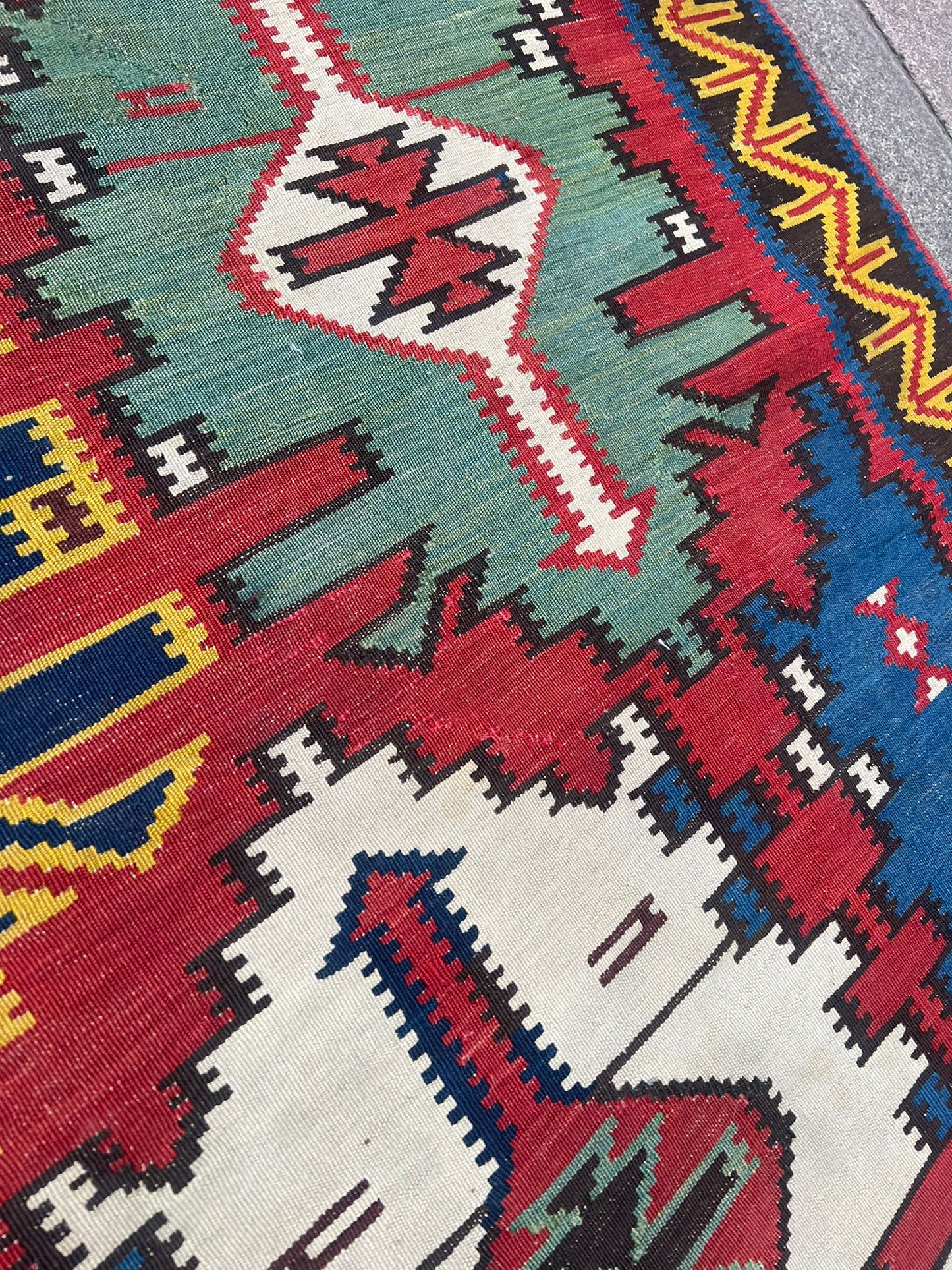 ANTIQUE KILIM