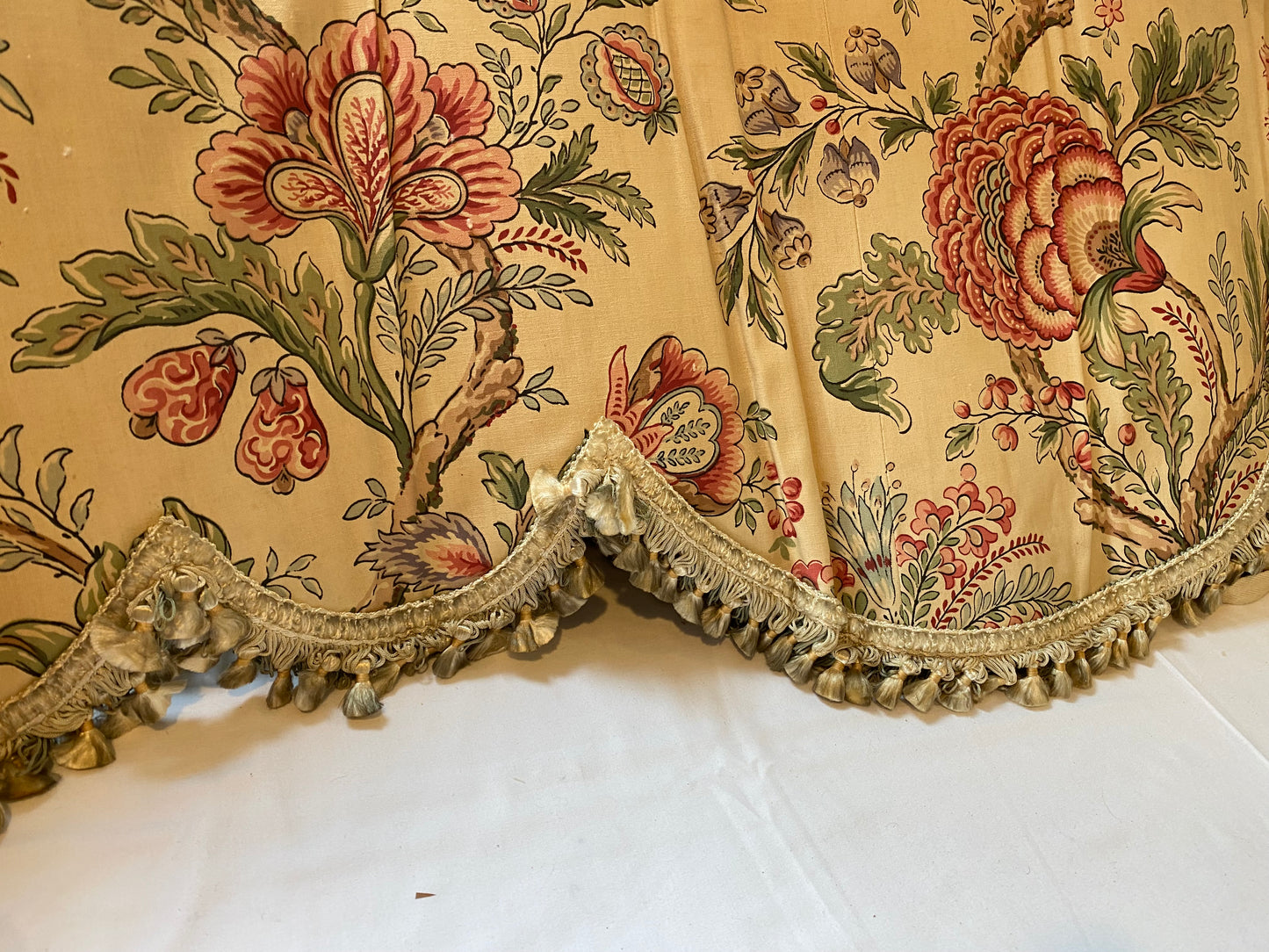 BOUSSAC CURTAINS AND PELMET