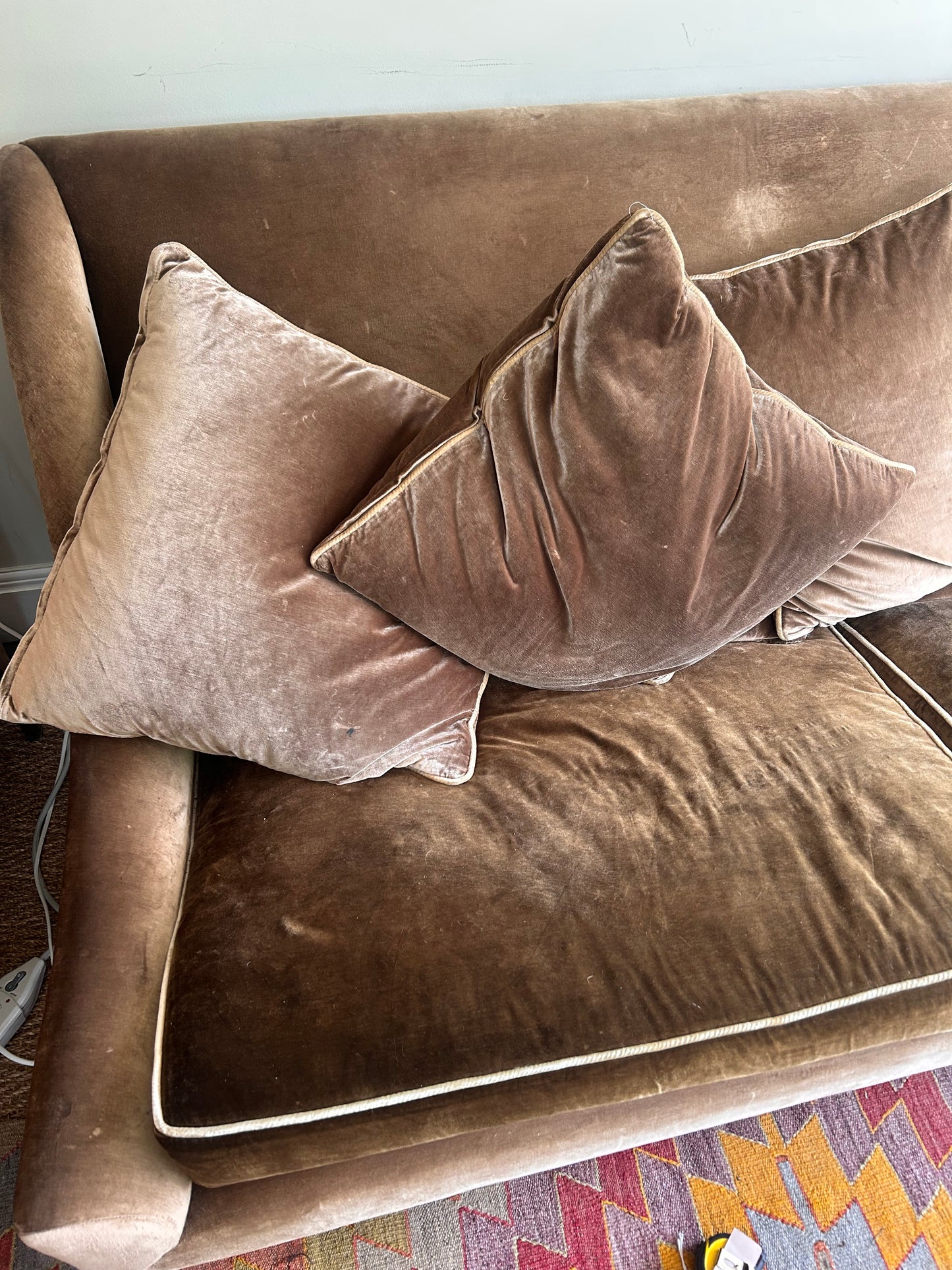 VELVET SOFA