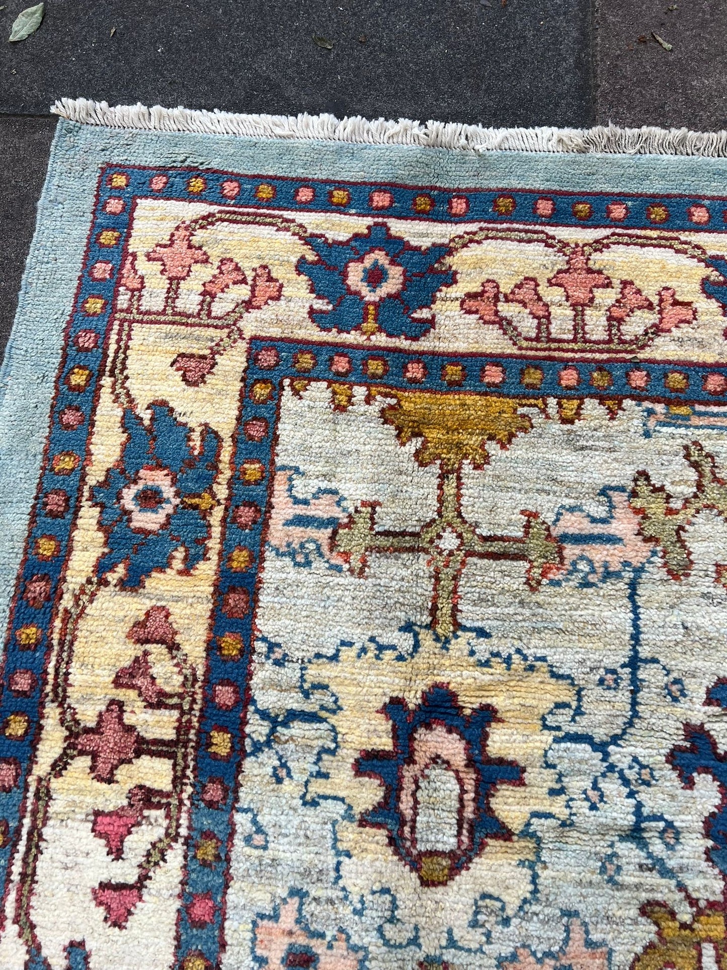 KNOTTED WOOL RUG