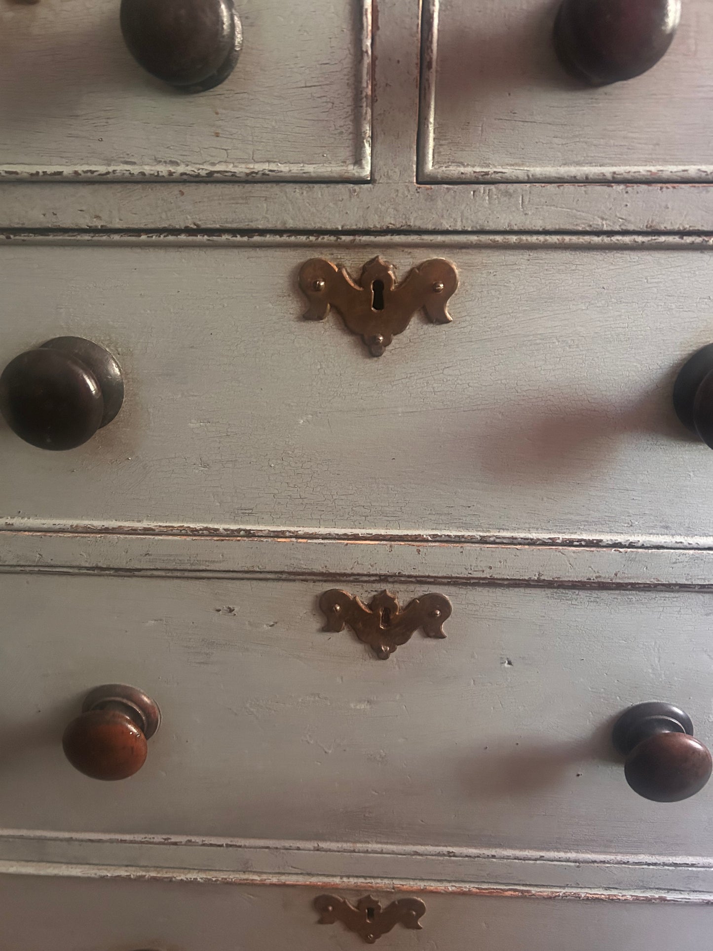BLUE CHEST OF DRAWERS