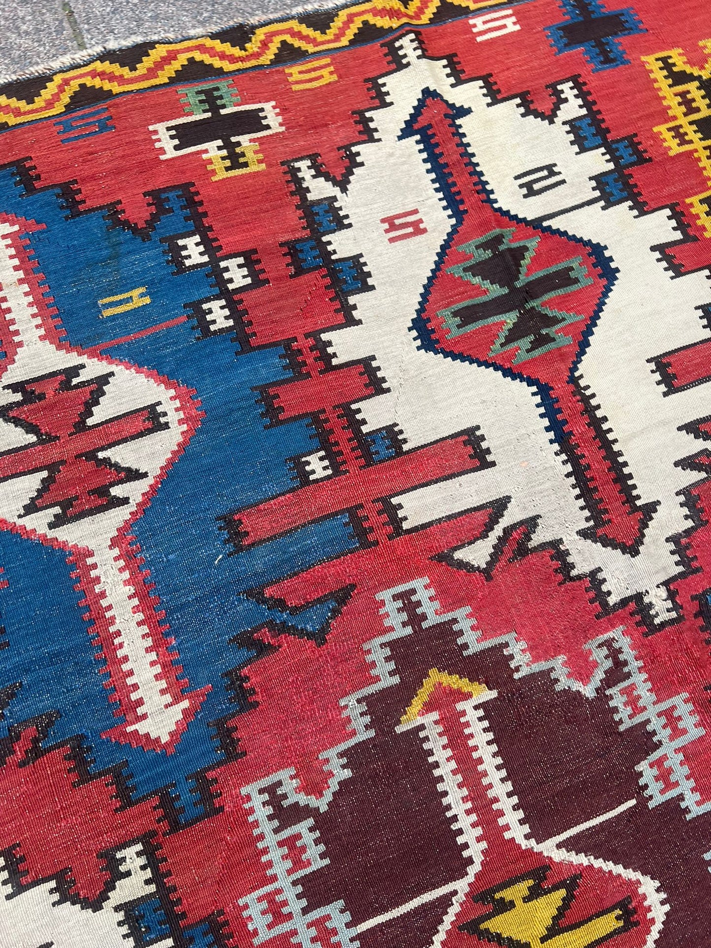 ANTIQUE KILIM