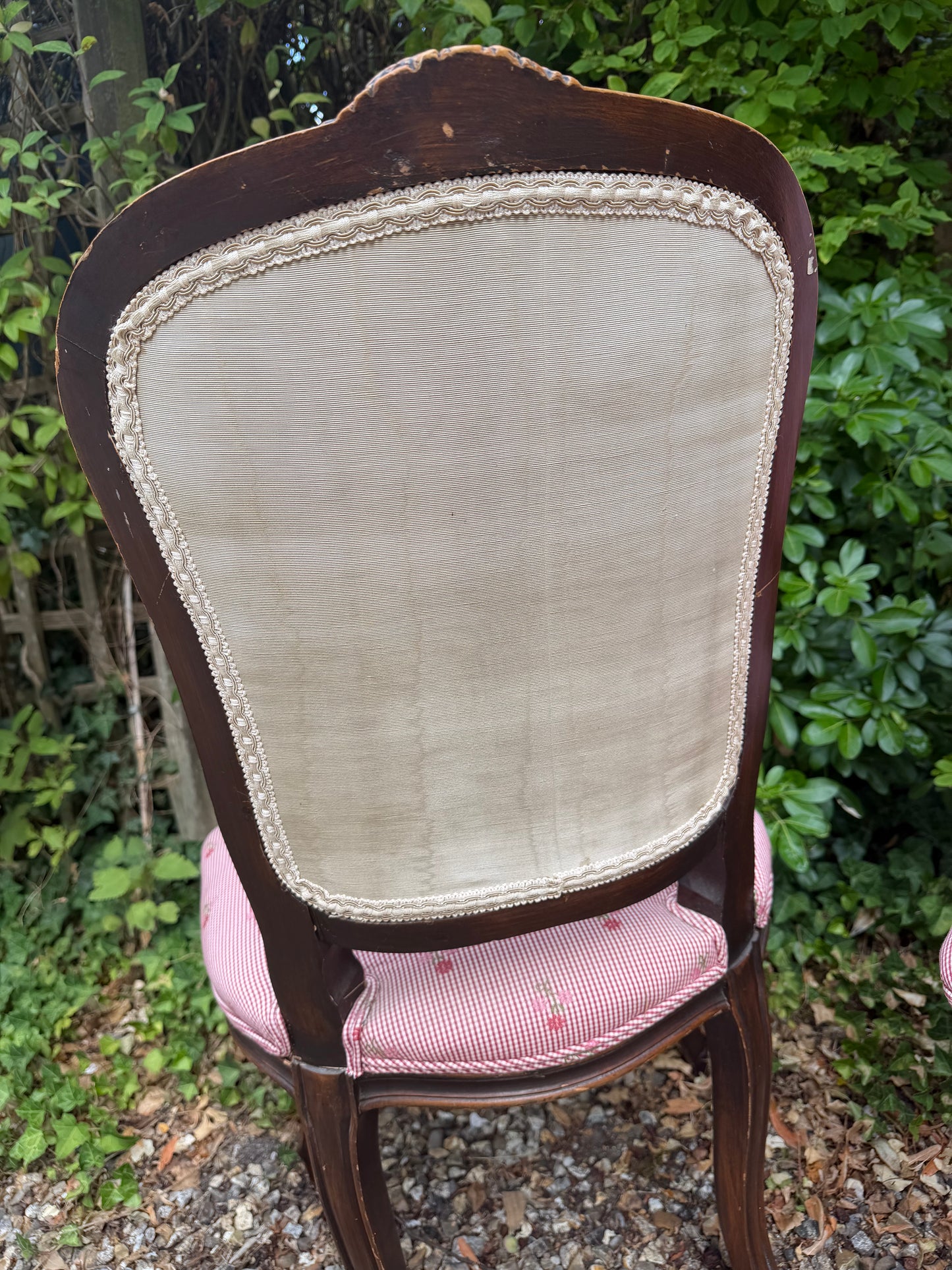 PAIR OF CHAIRS