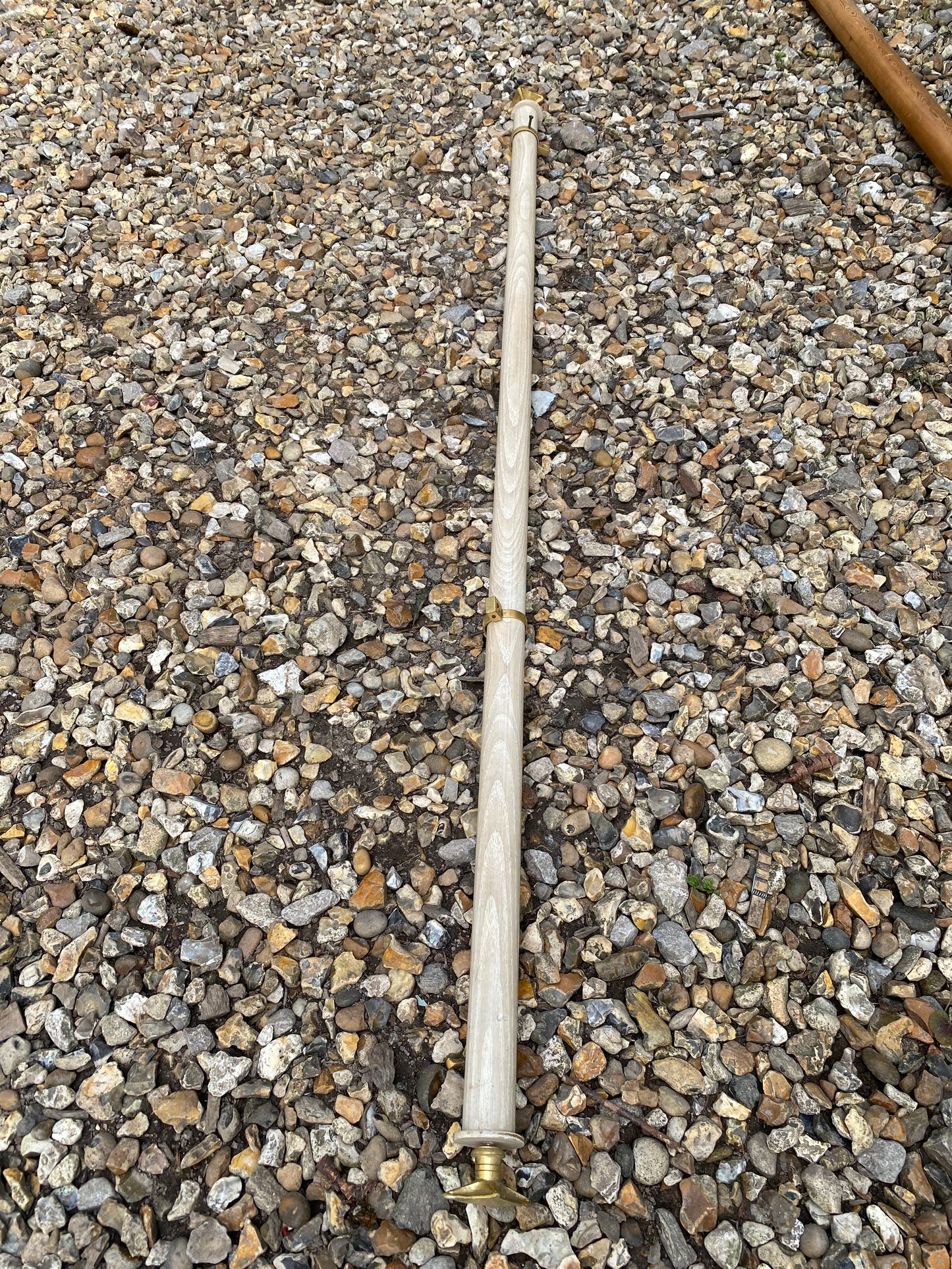 CURTAIN POLE