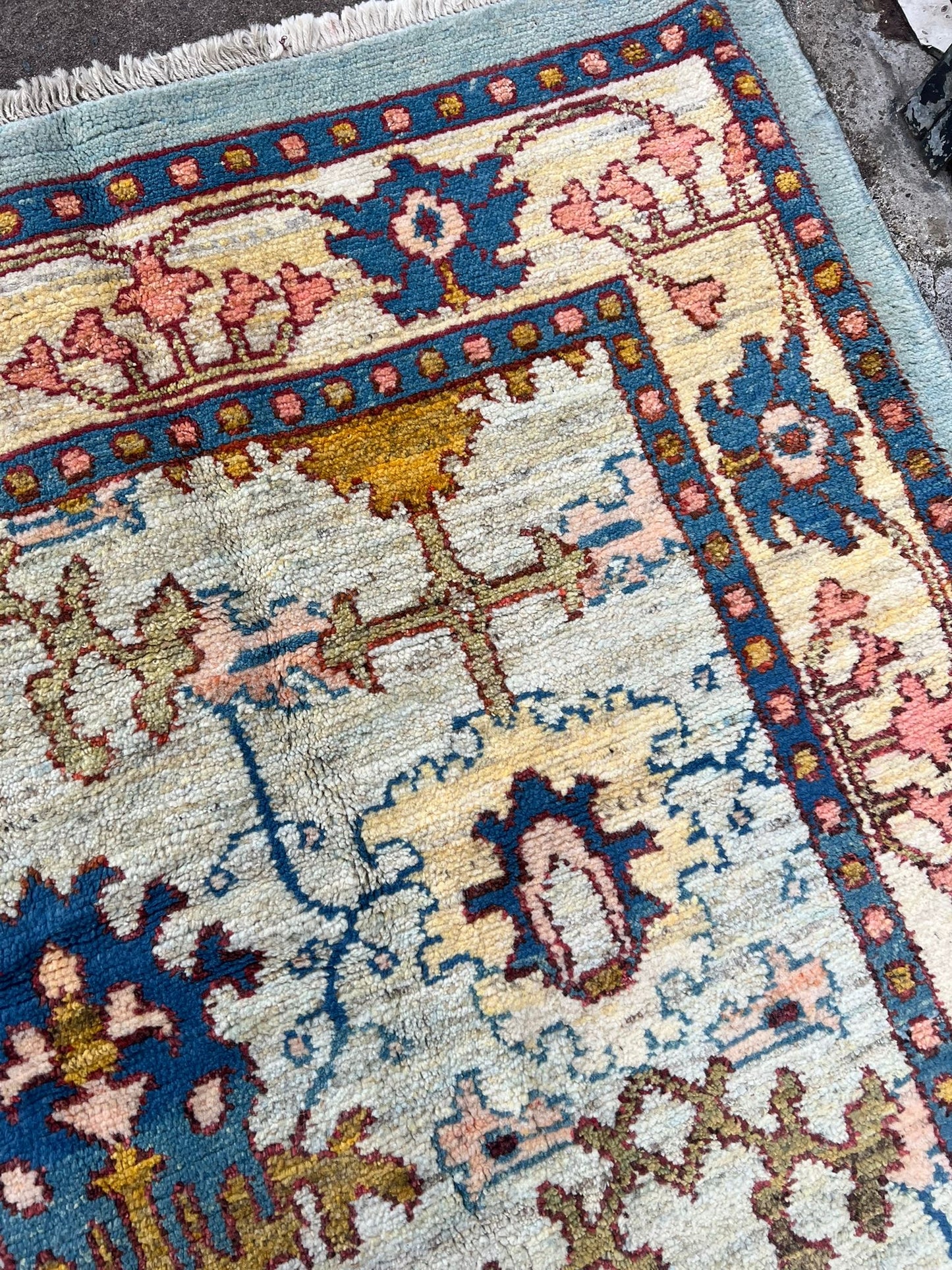 KNOTTED WOOL RUG