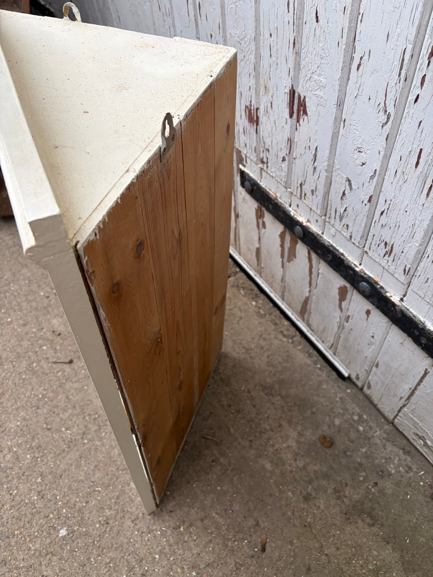 CORNER CUPBOARD