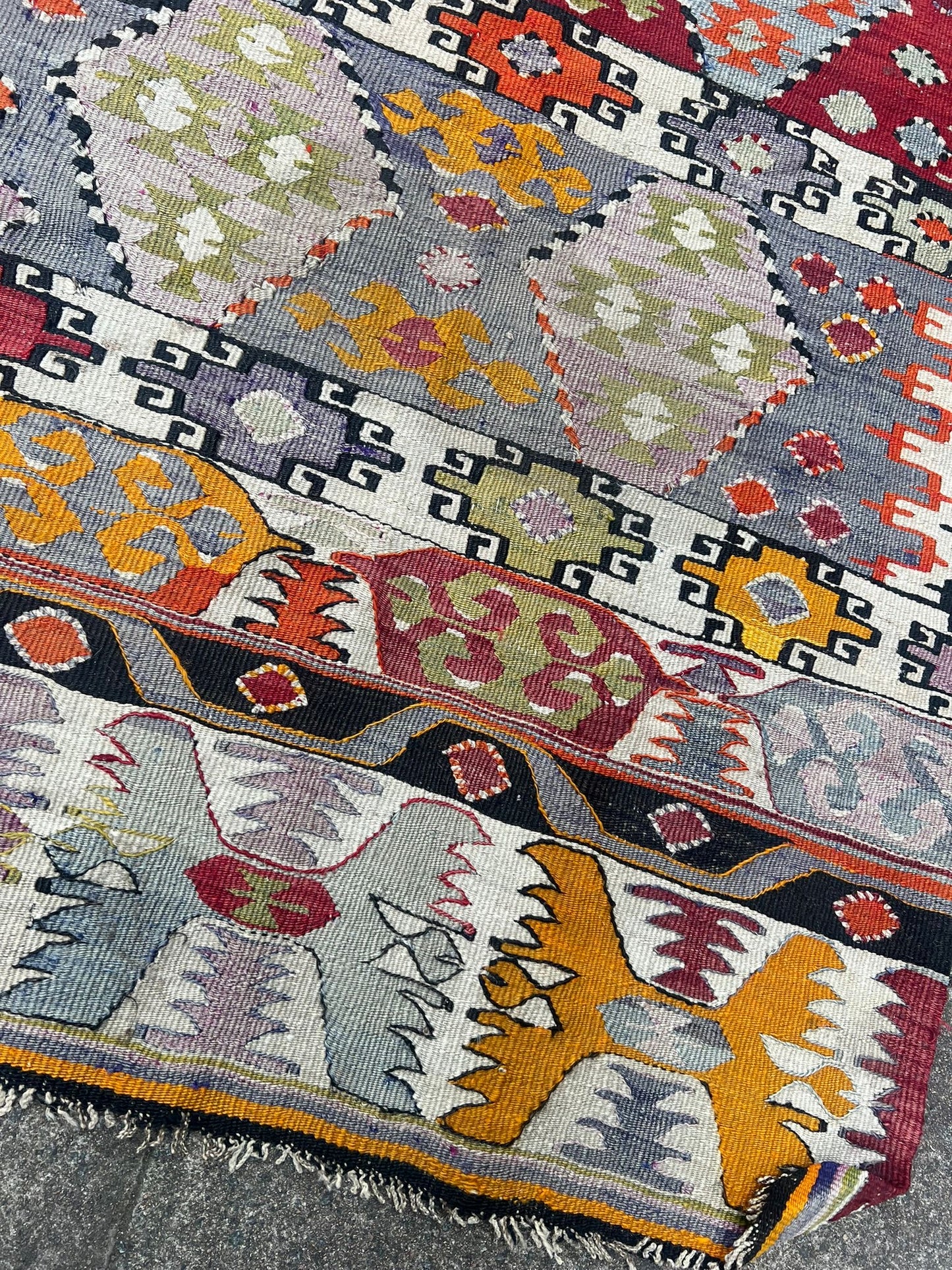 ANTIQUE KILIM