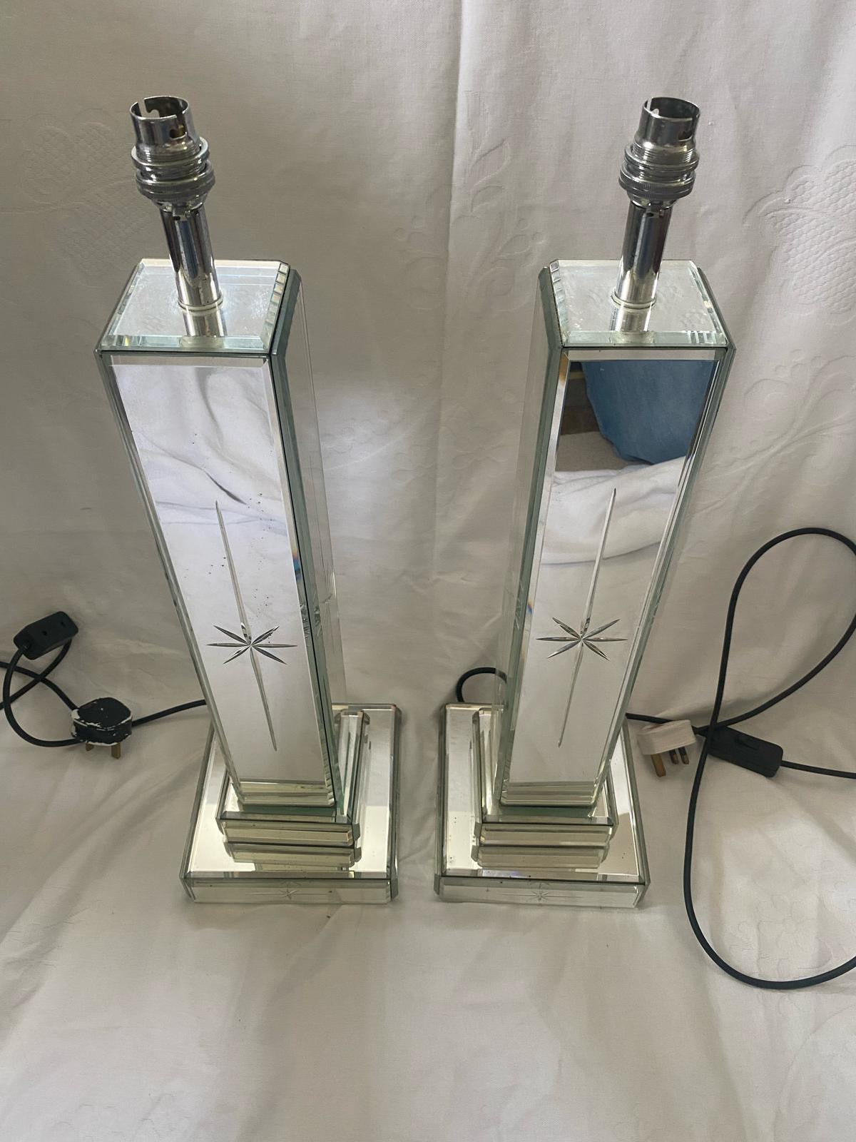 MIRRORED LAMPS