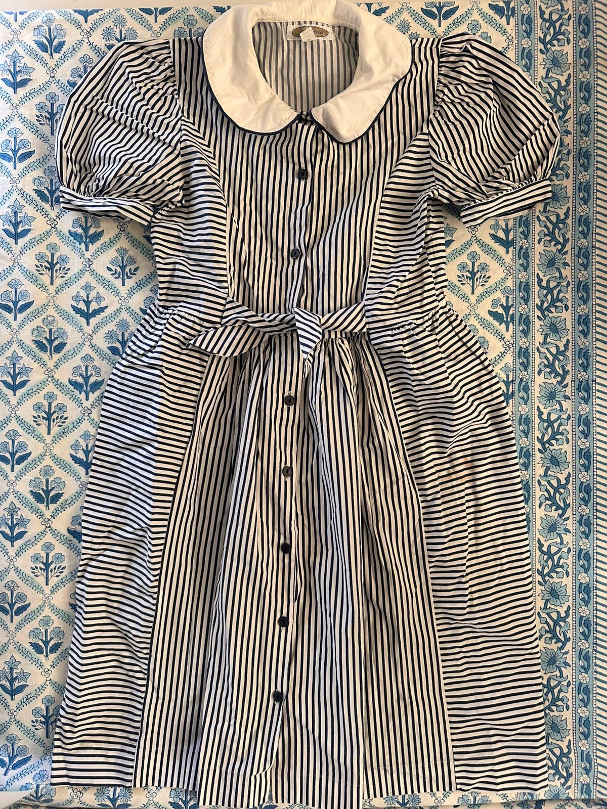 VINTAGE DRESS