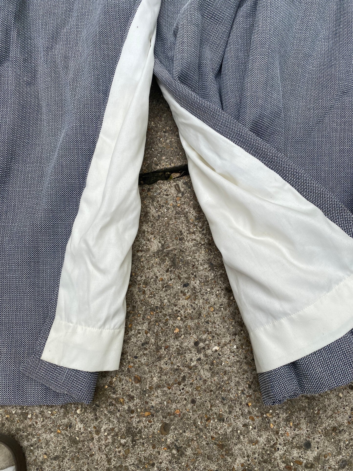 PAIR OF CURTAINS