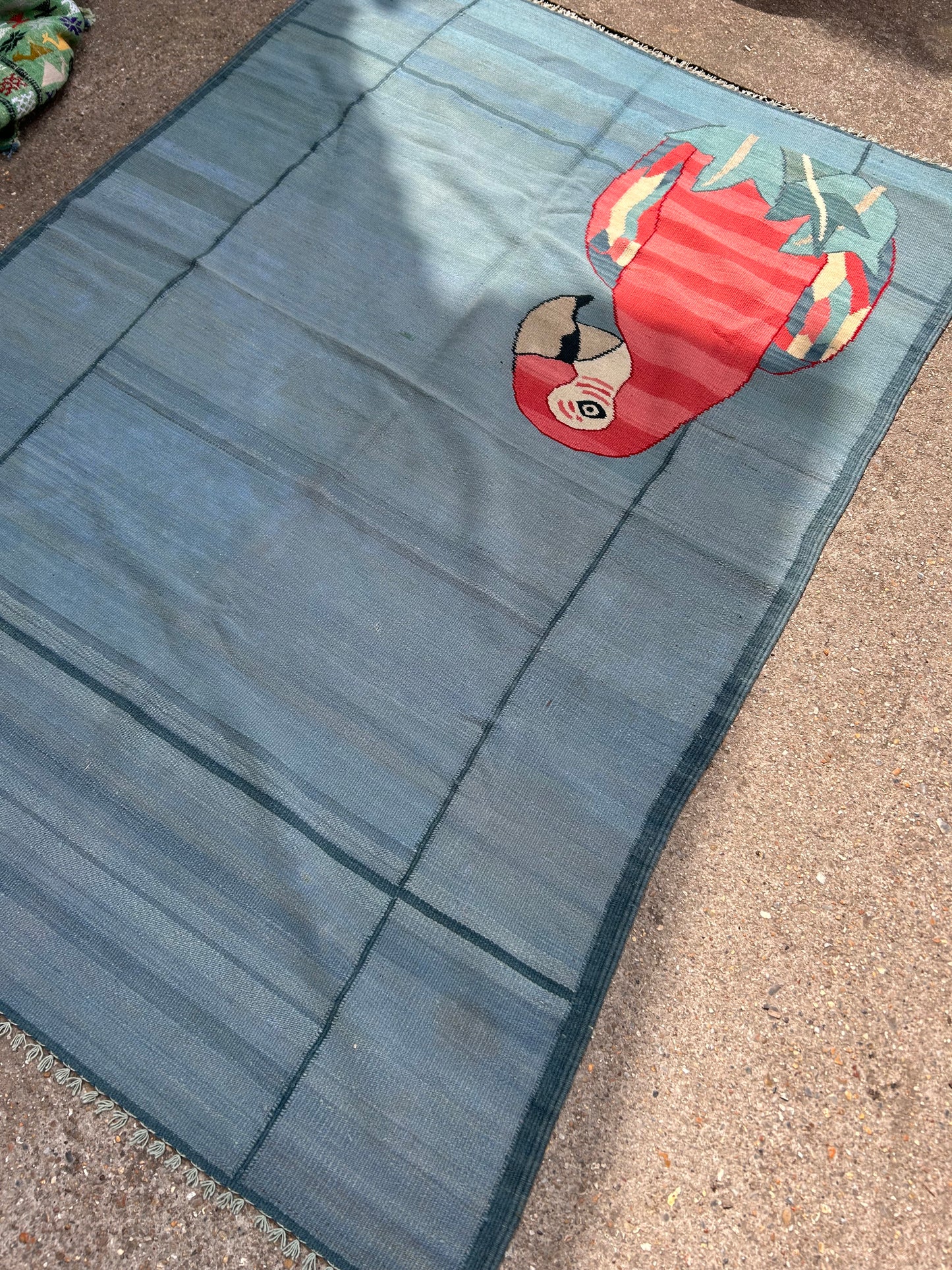 PARROT RUG