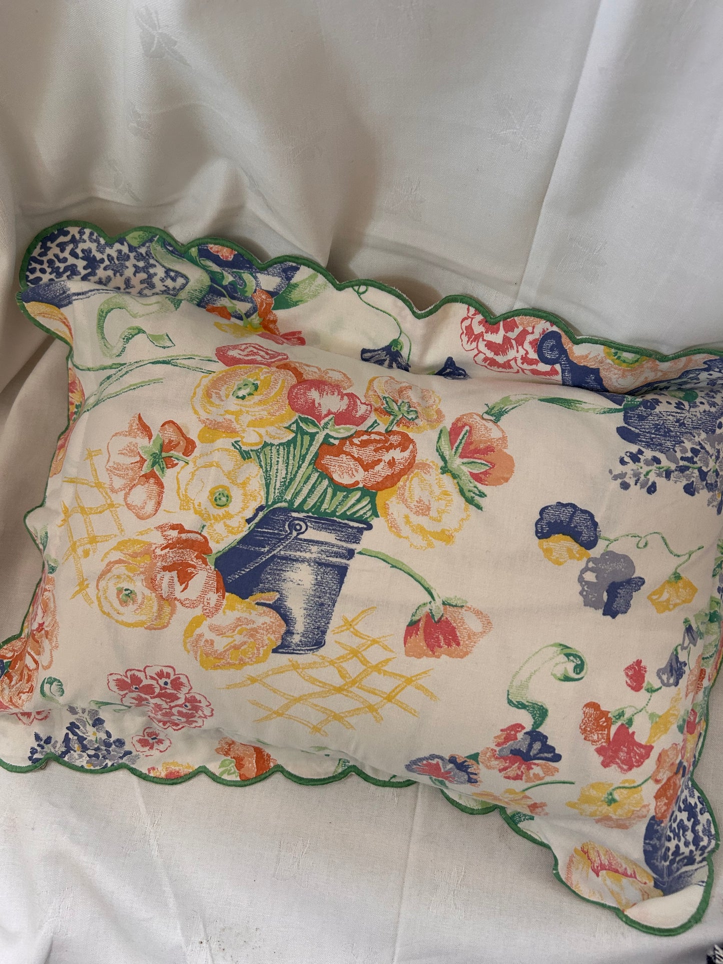 CUSHION