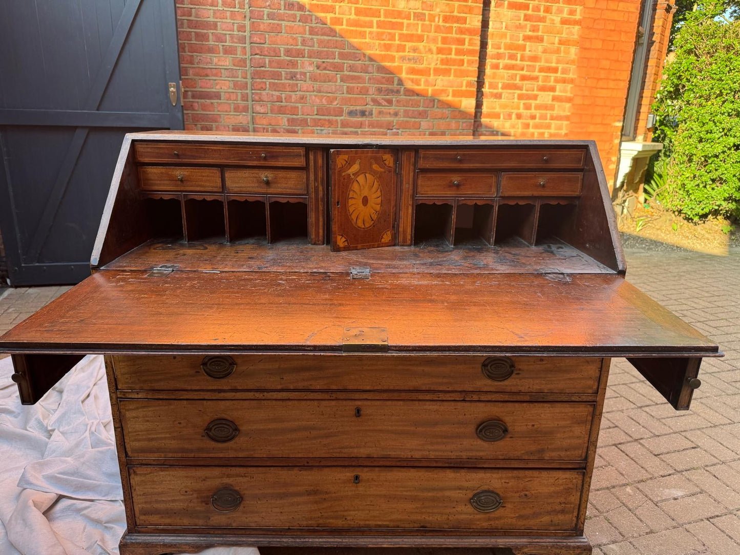 WRITING DESK