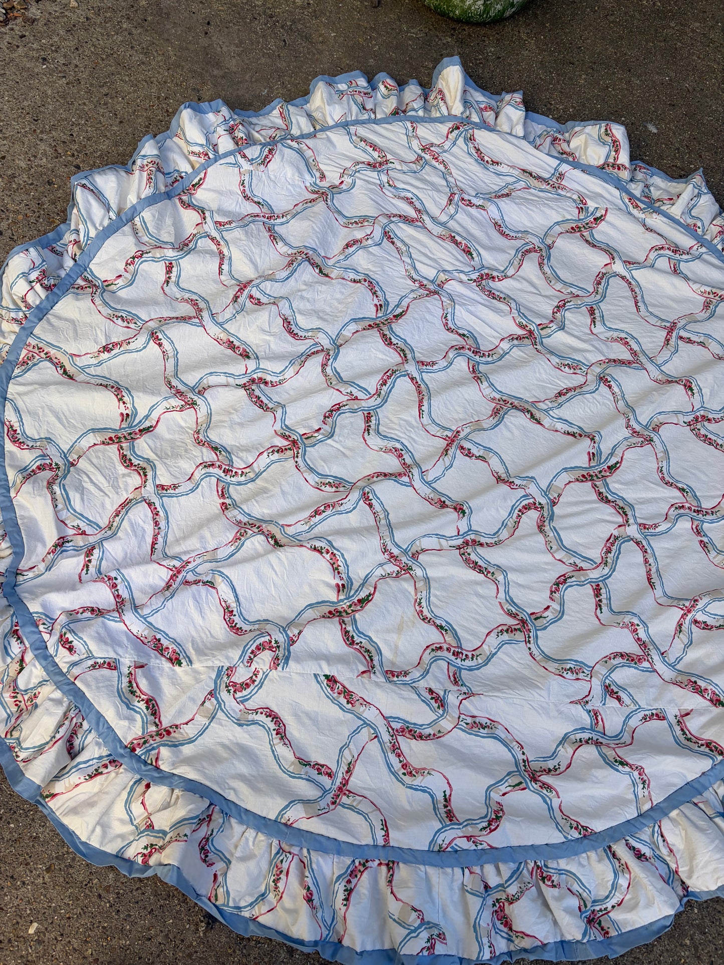 CIRCULAR CLOTH