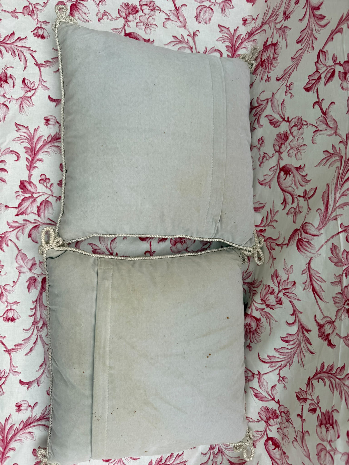 PAIR OF TAPESTRY CUSHIONS