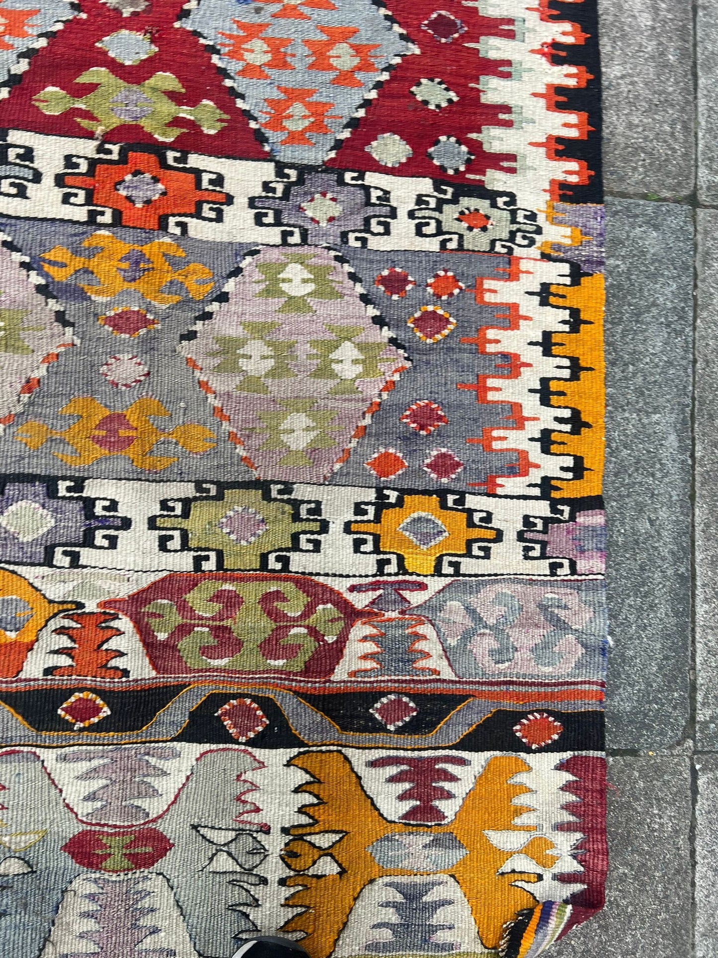 ANTIQUE KILIM