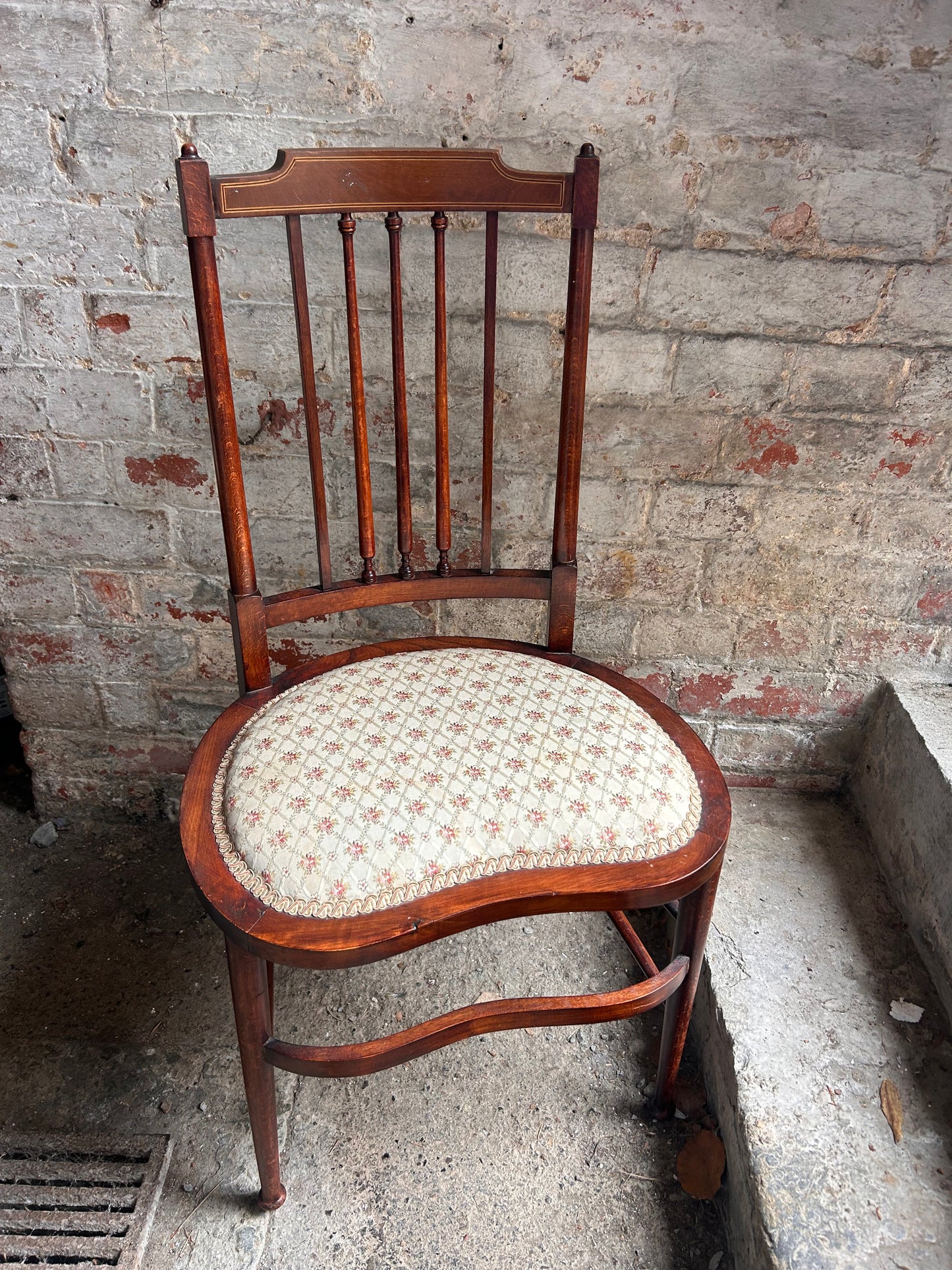 BEDROOM CHAIR