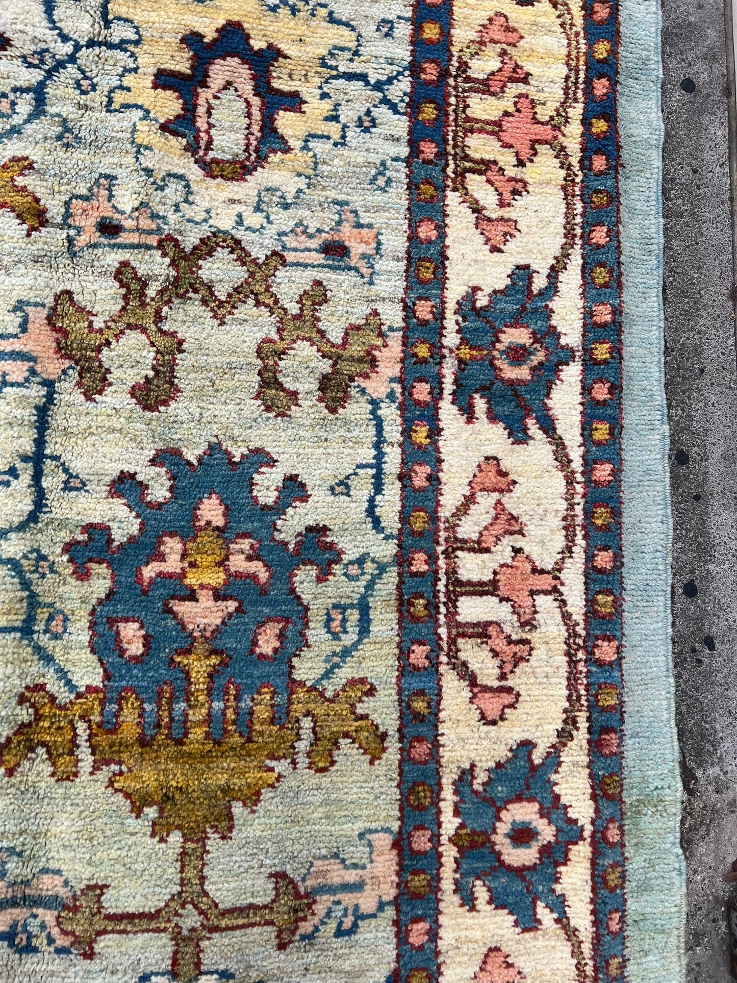 KNOTTED WOOL RUG