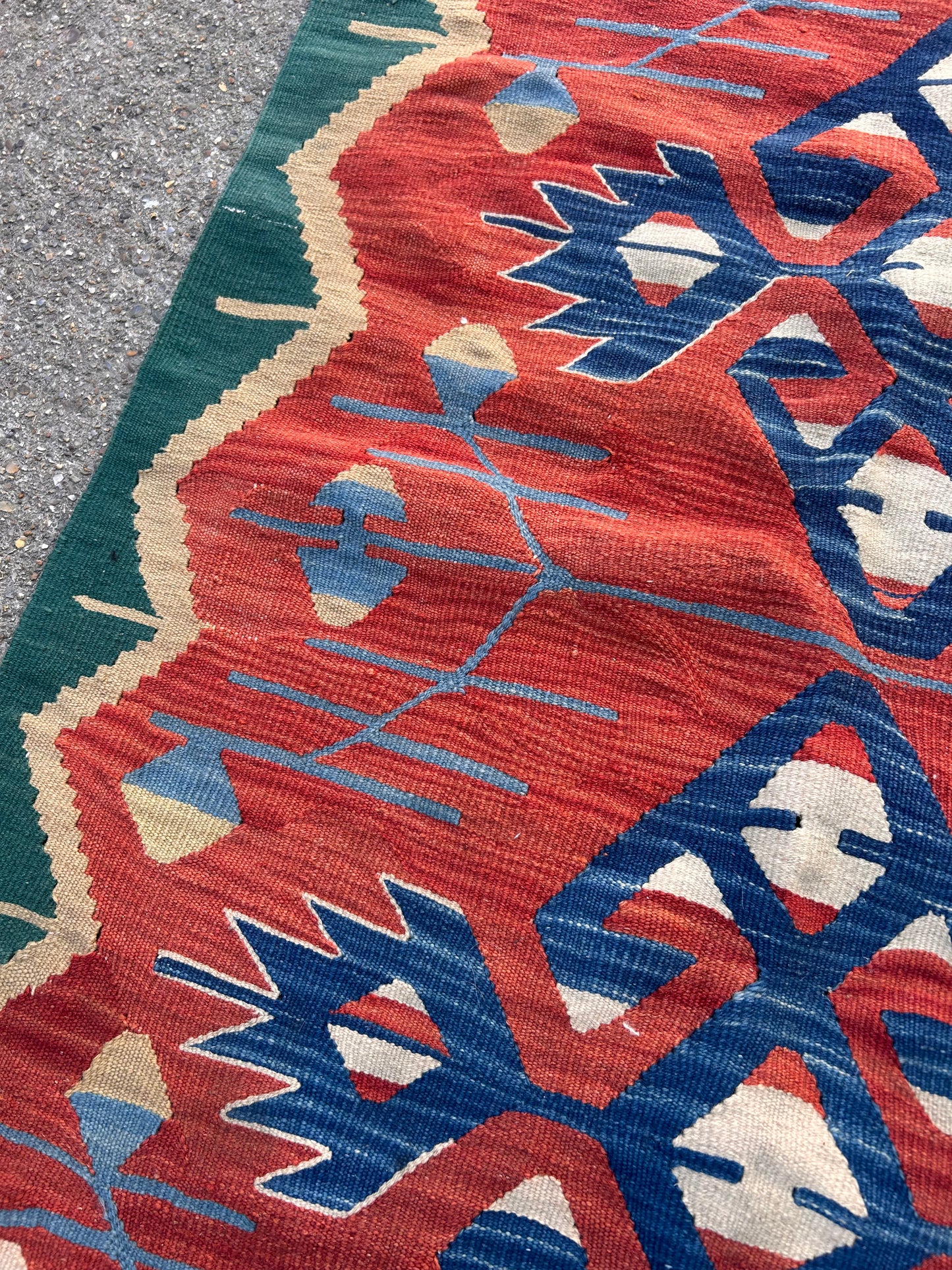 KILIM RUG