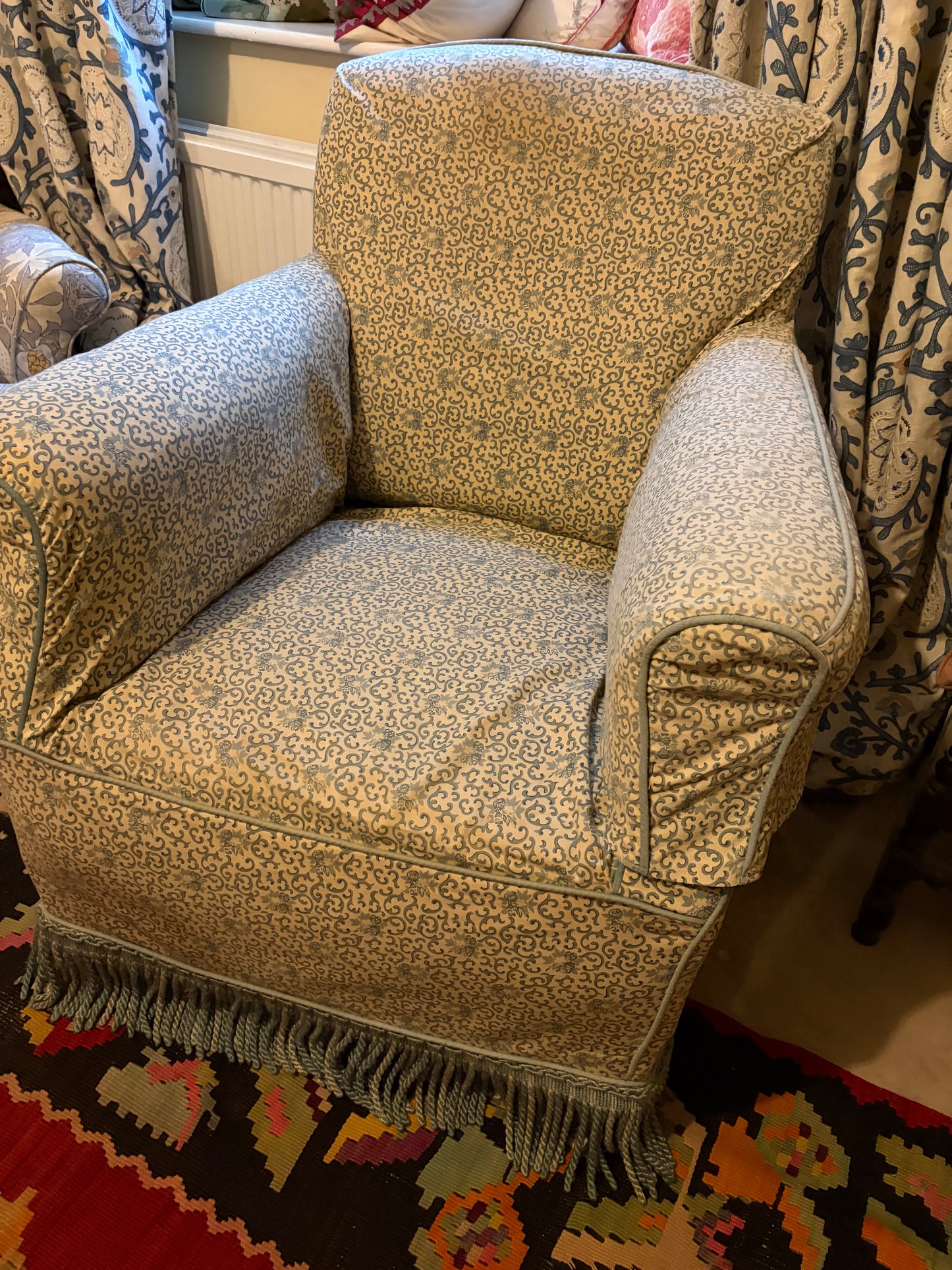 ARM CHAIR