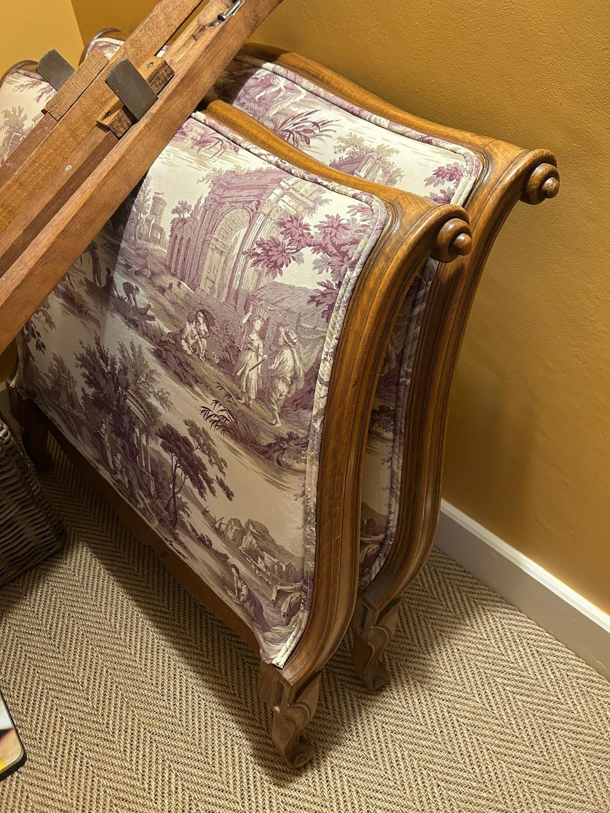 DAY BED