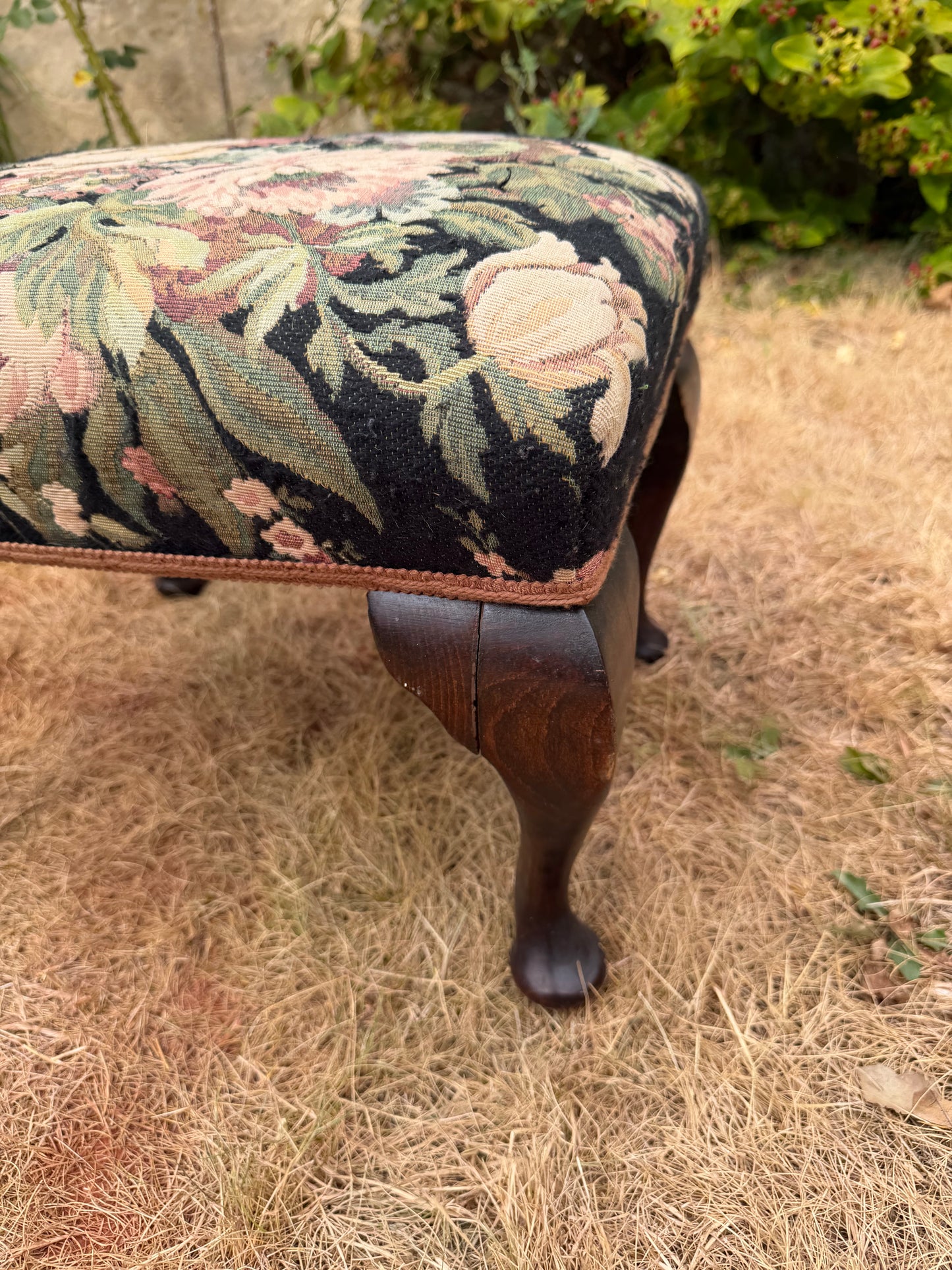 FOOTSTOOL