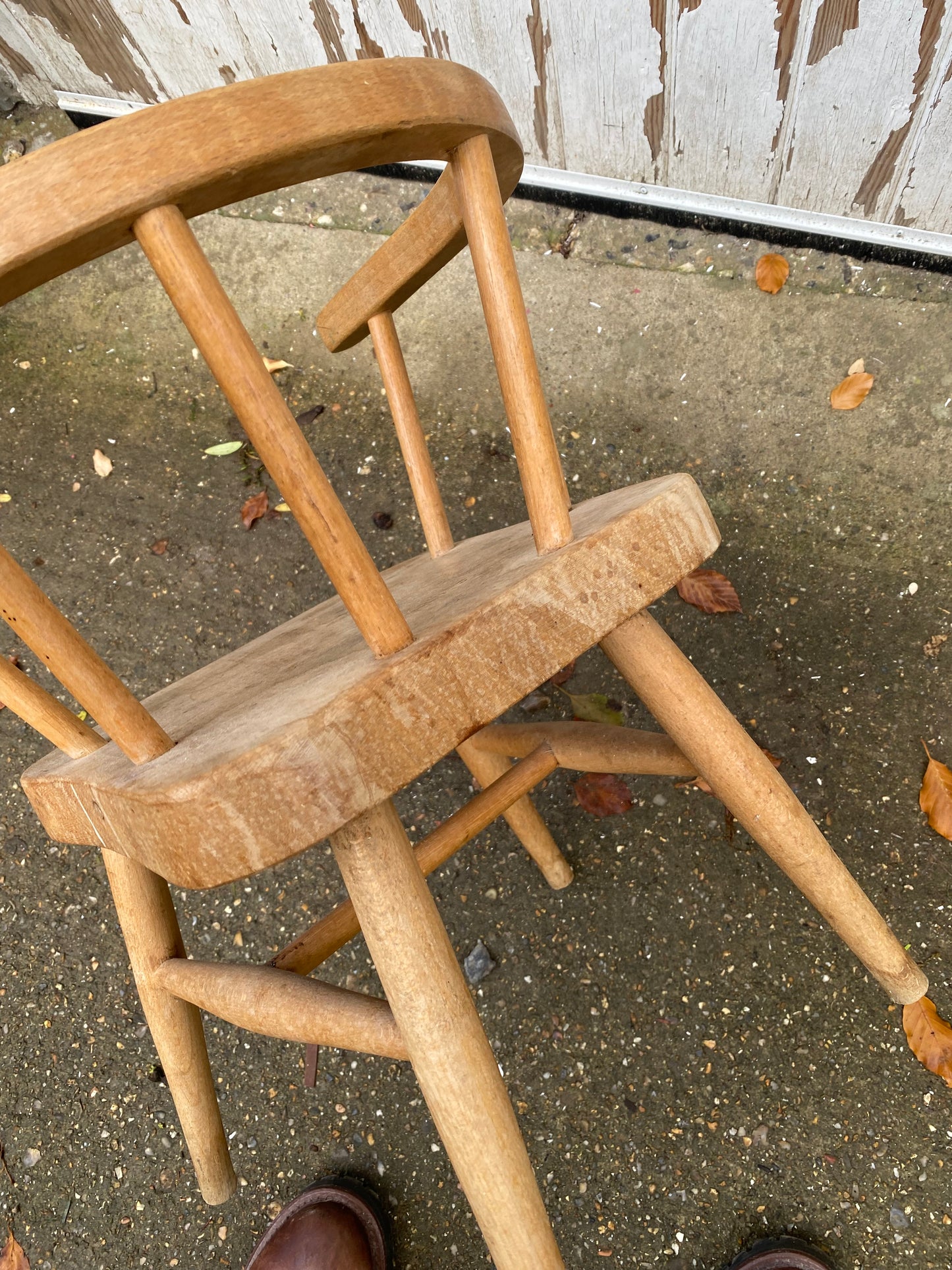 CHILDS CHAIR
