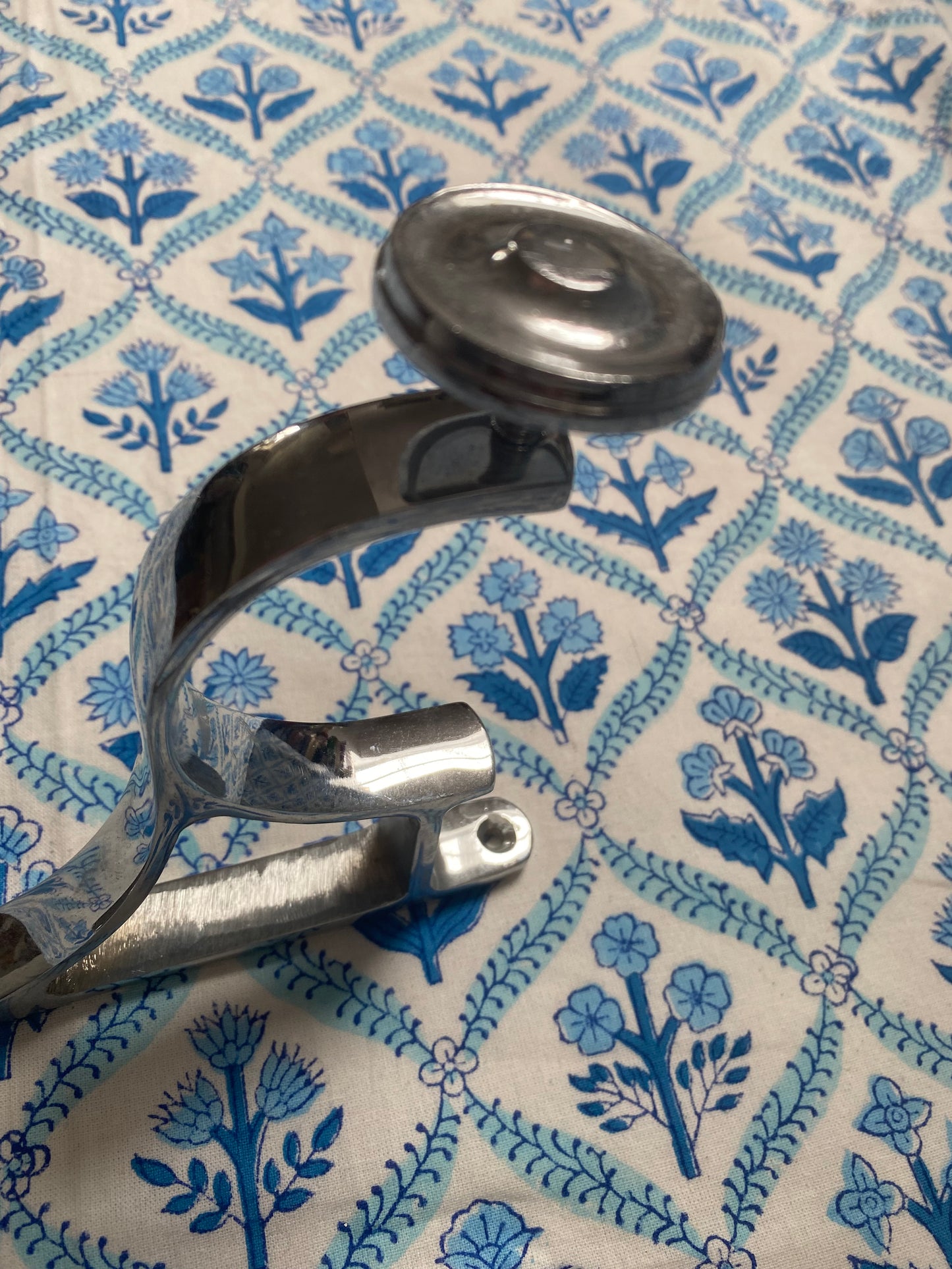 CURTAIN POLE HANGERS