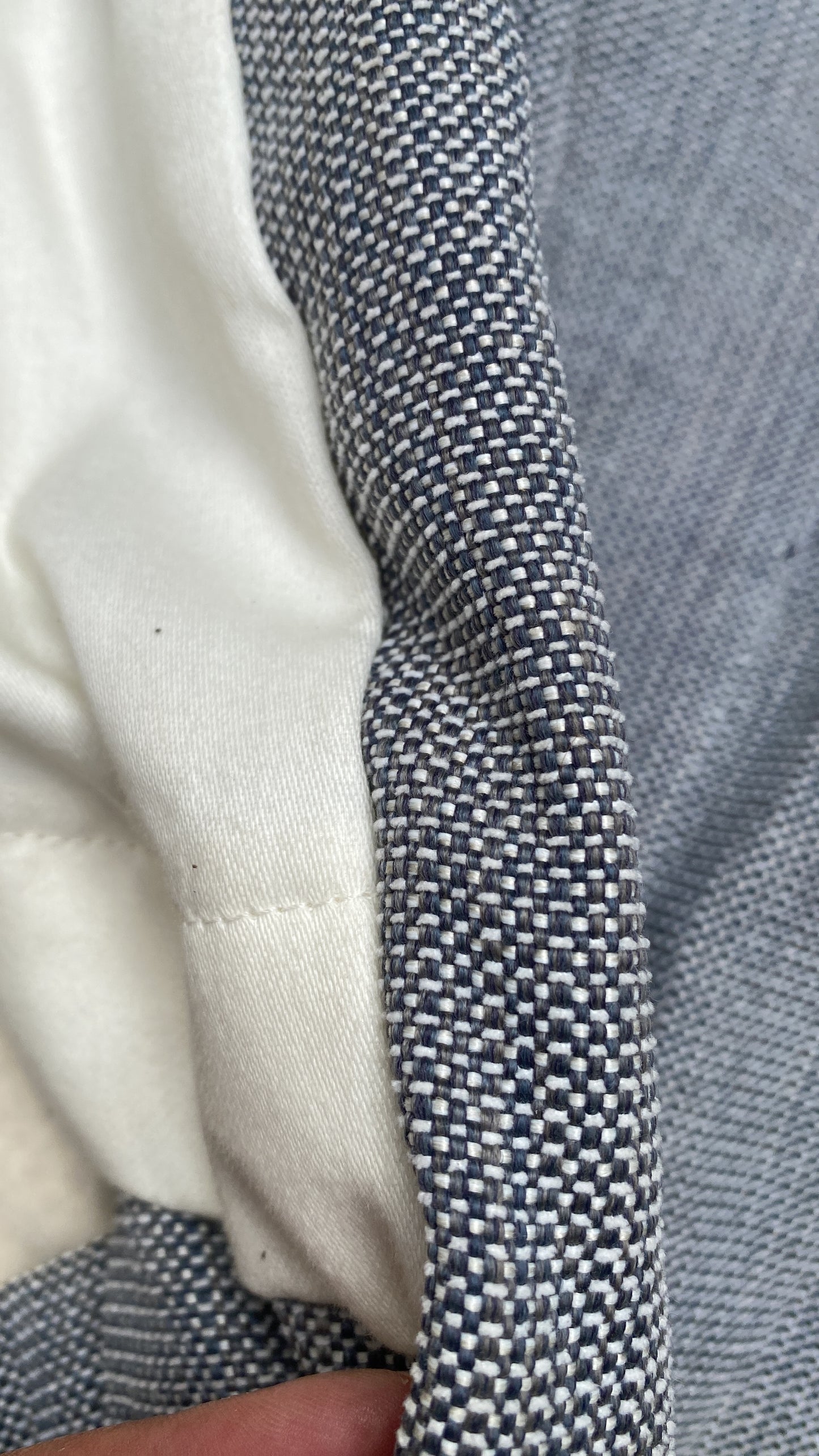 PAIR OF CURTAINS