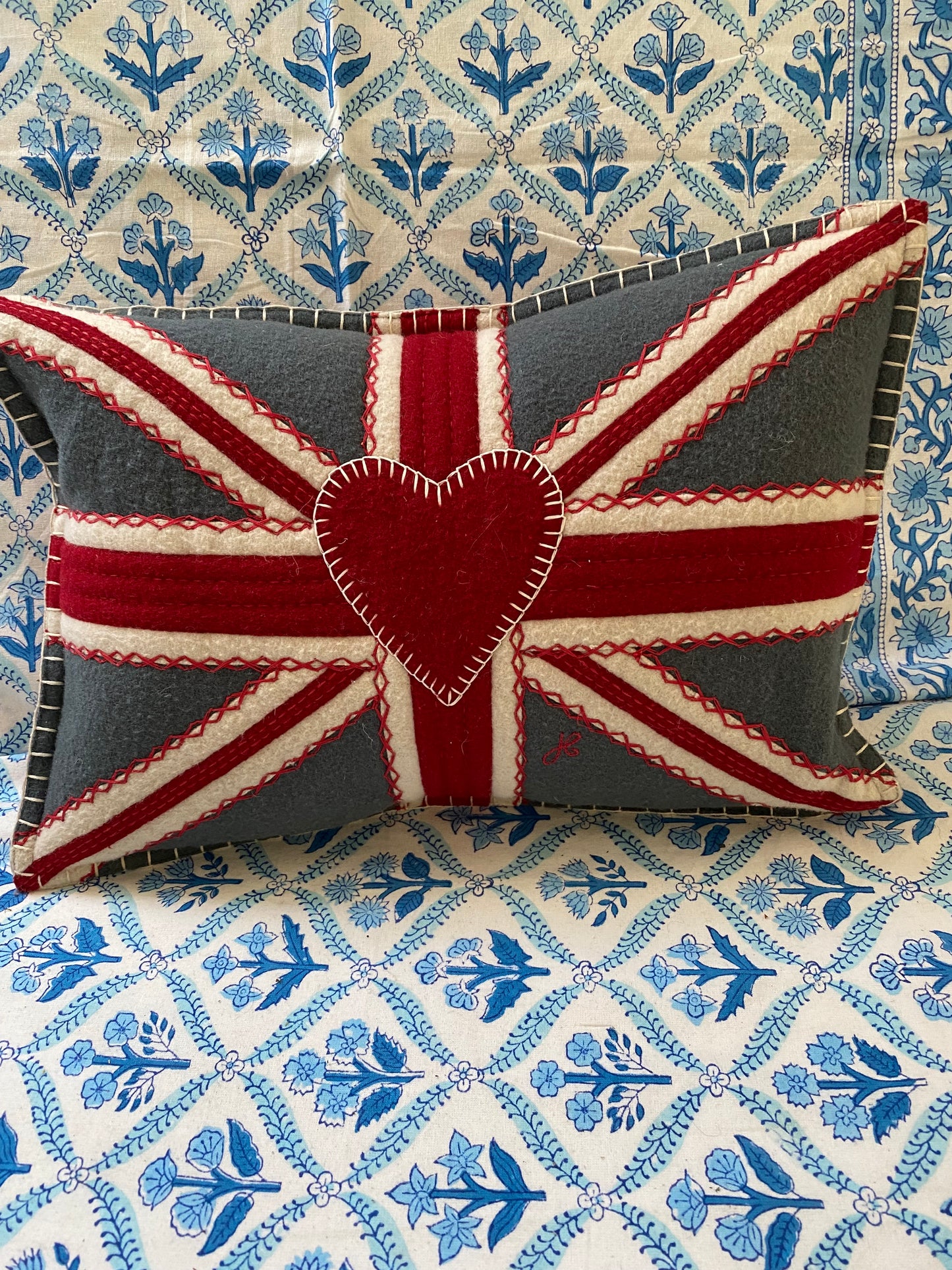 CUSHION