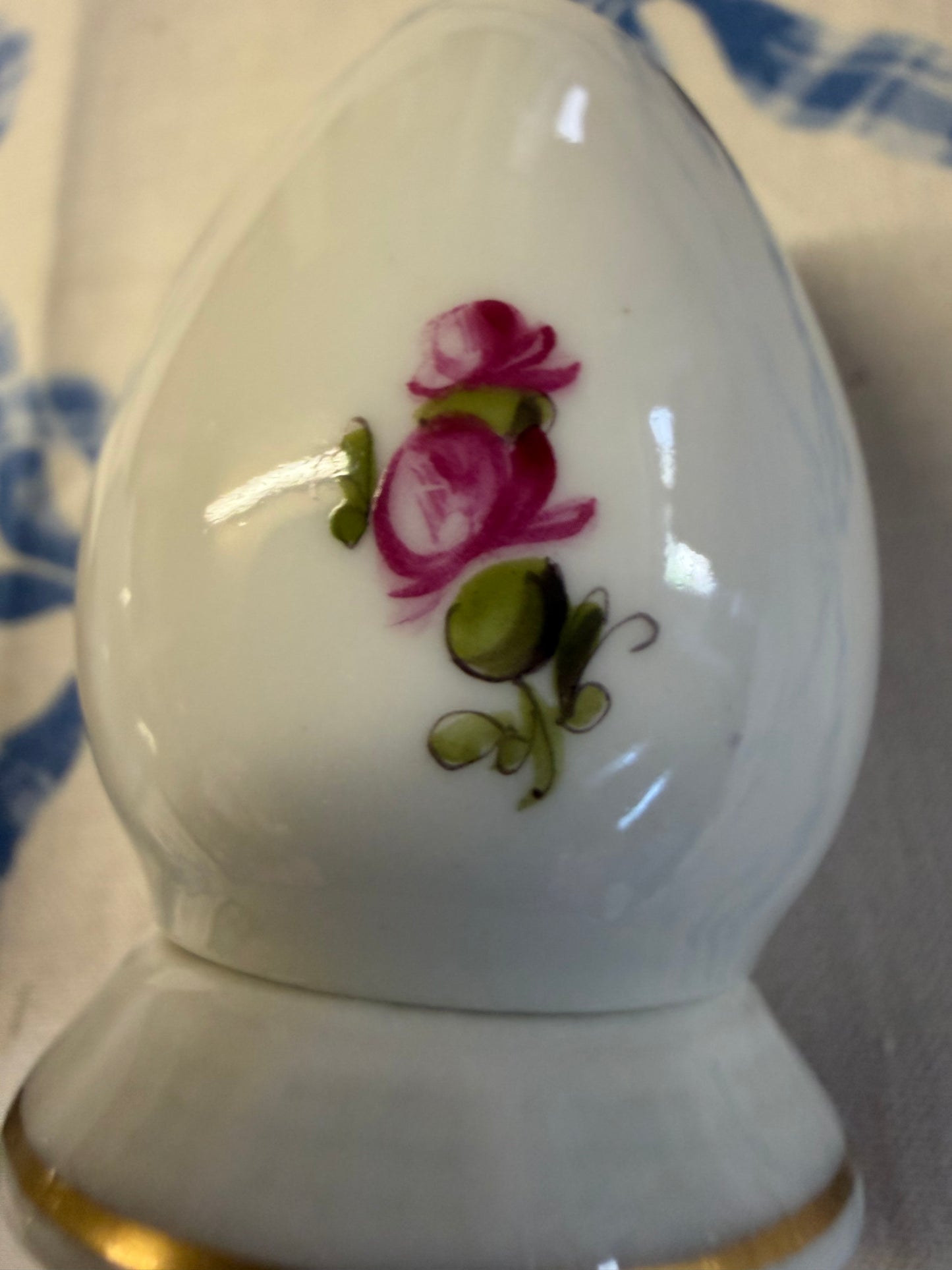SALT AND PEPPER SHAKER