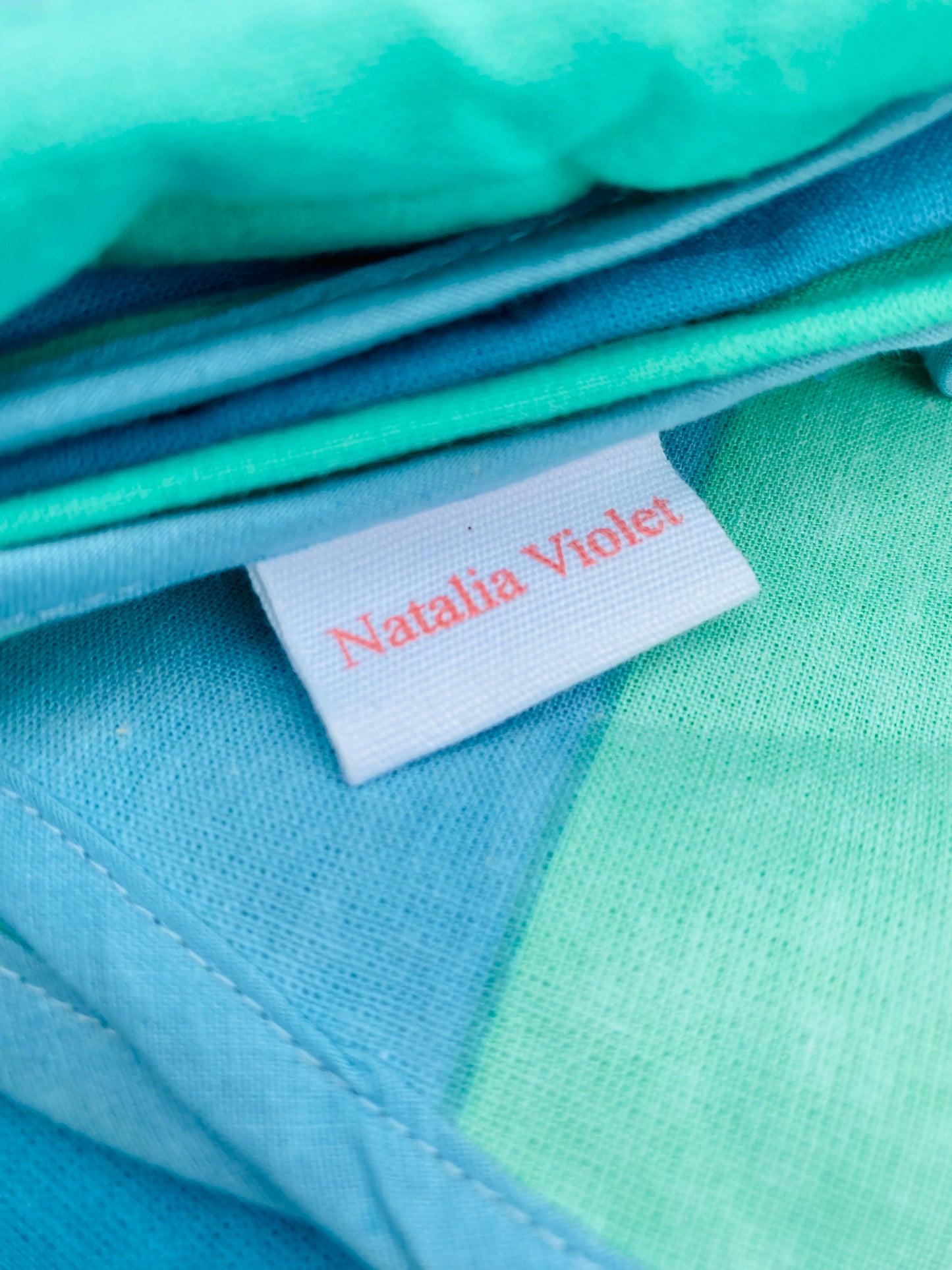 TABLECLOTH AND 6 NAPKINS