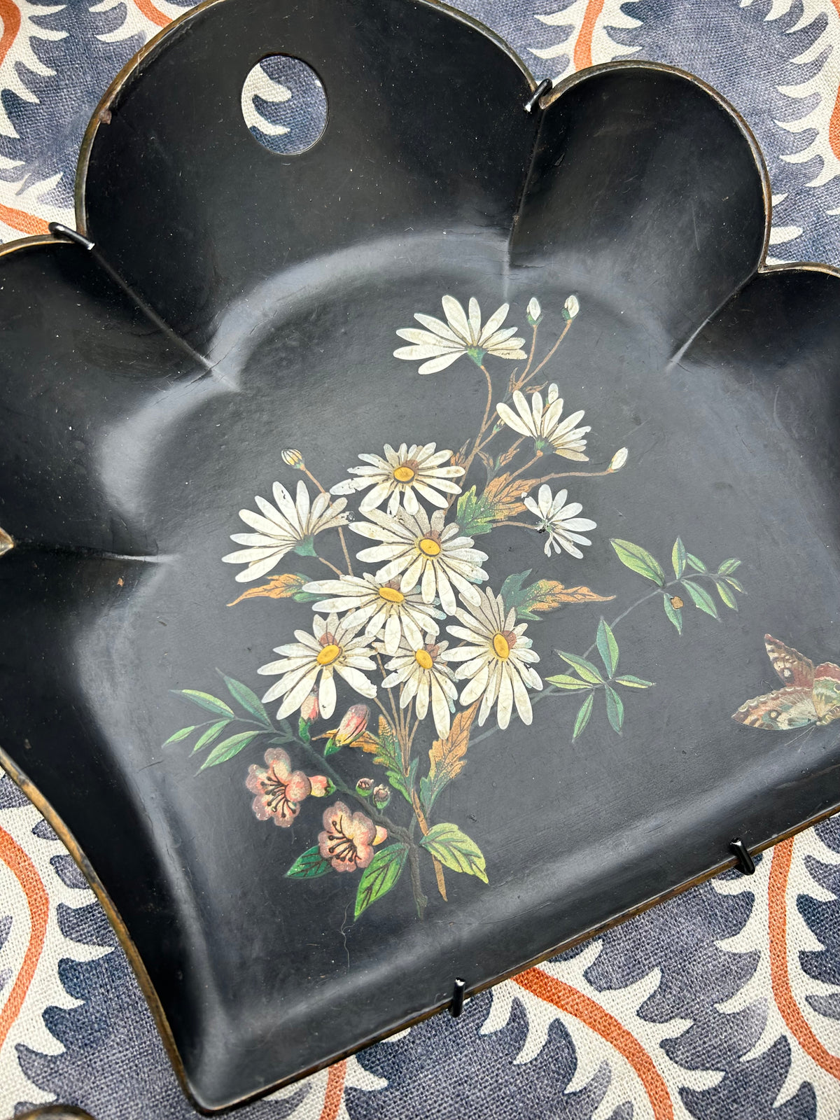 PAPIER MACHE DUSTPAN