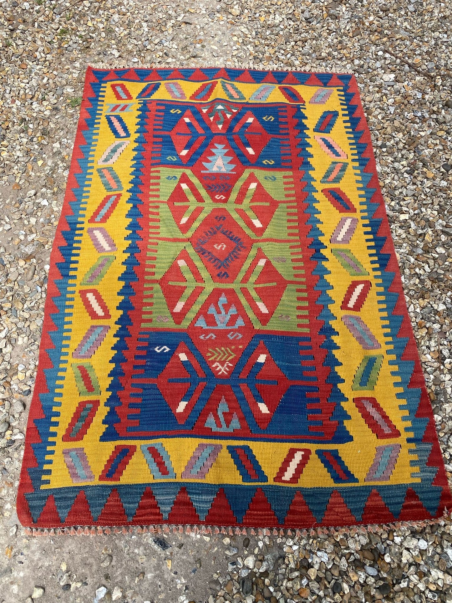 KILIM YELLOW BOARDER